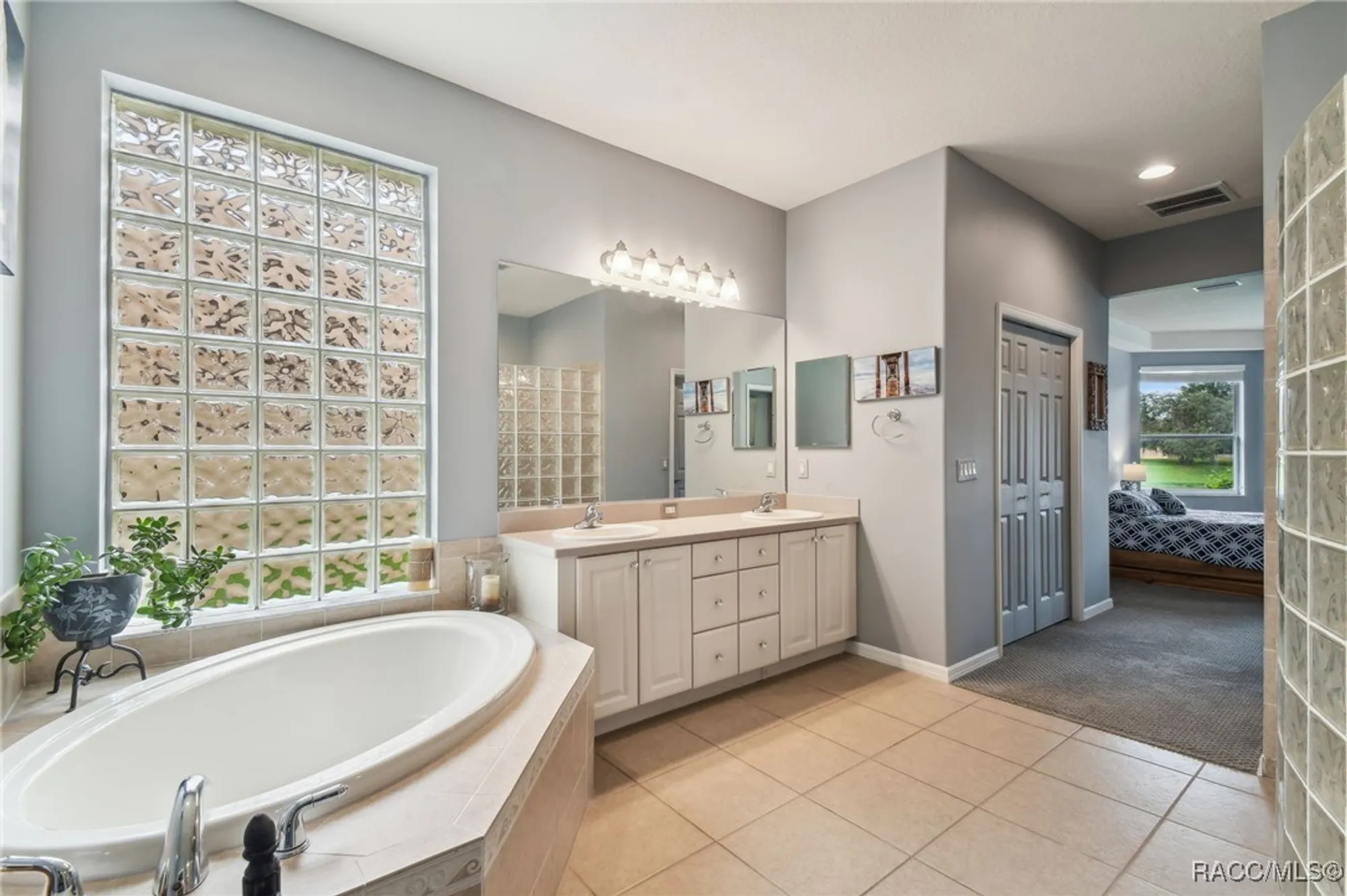 Property Slideshow image 53 of 83 | 1049 w lake valley ct, Hernando, FL, 34442