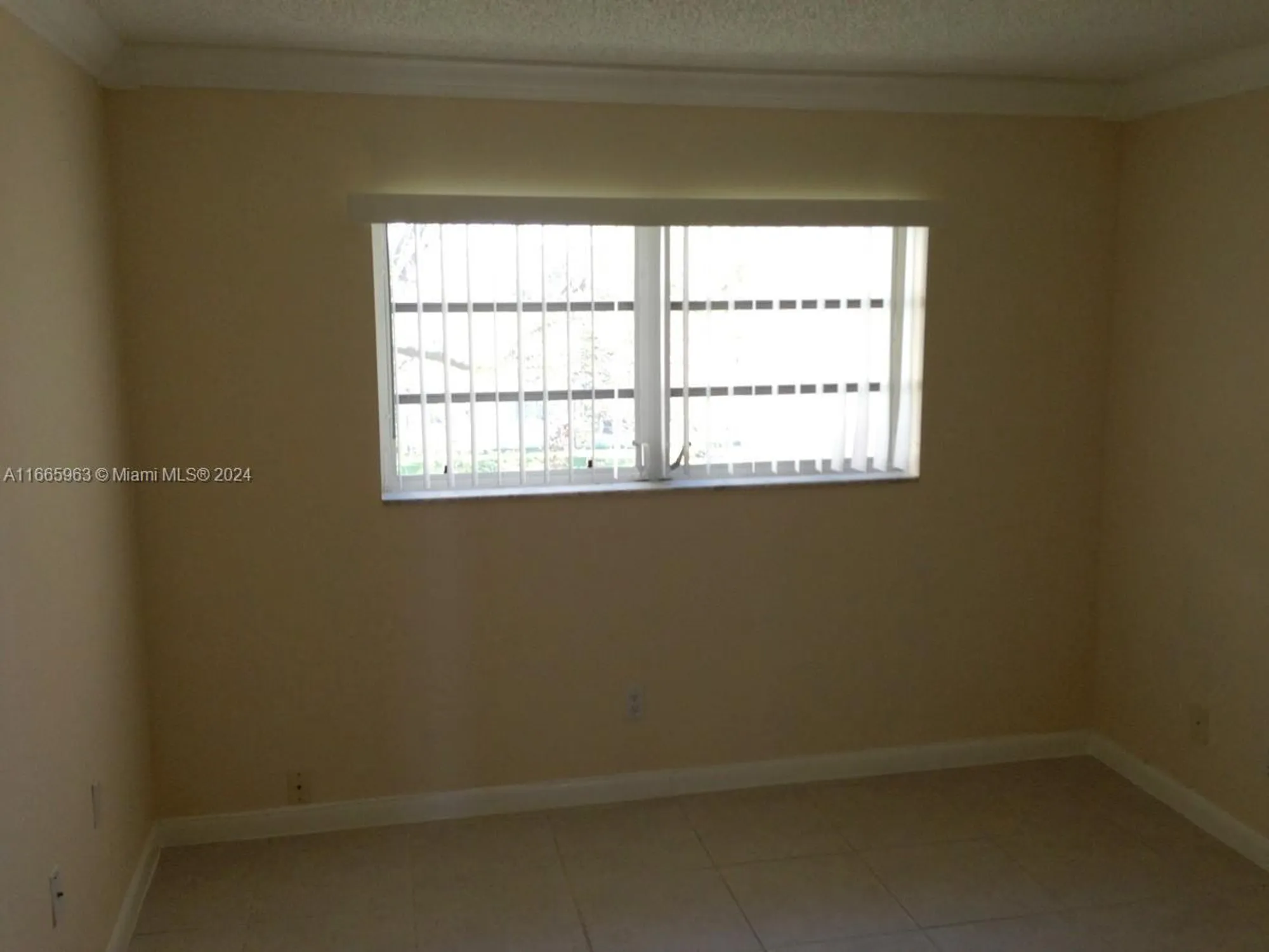 Property Slideshow image 6 of 9 | 6001 nw 61st ave apt 308, Tamarac, FL, 33319