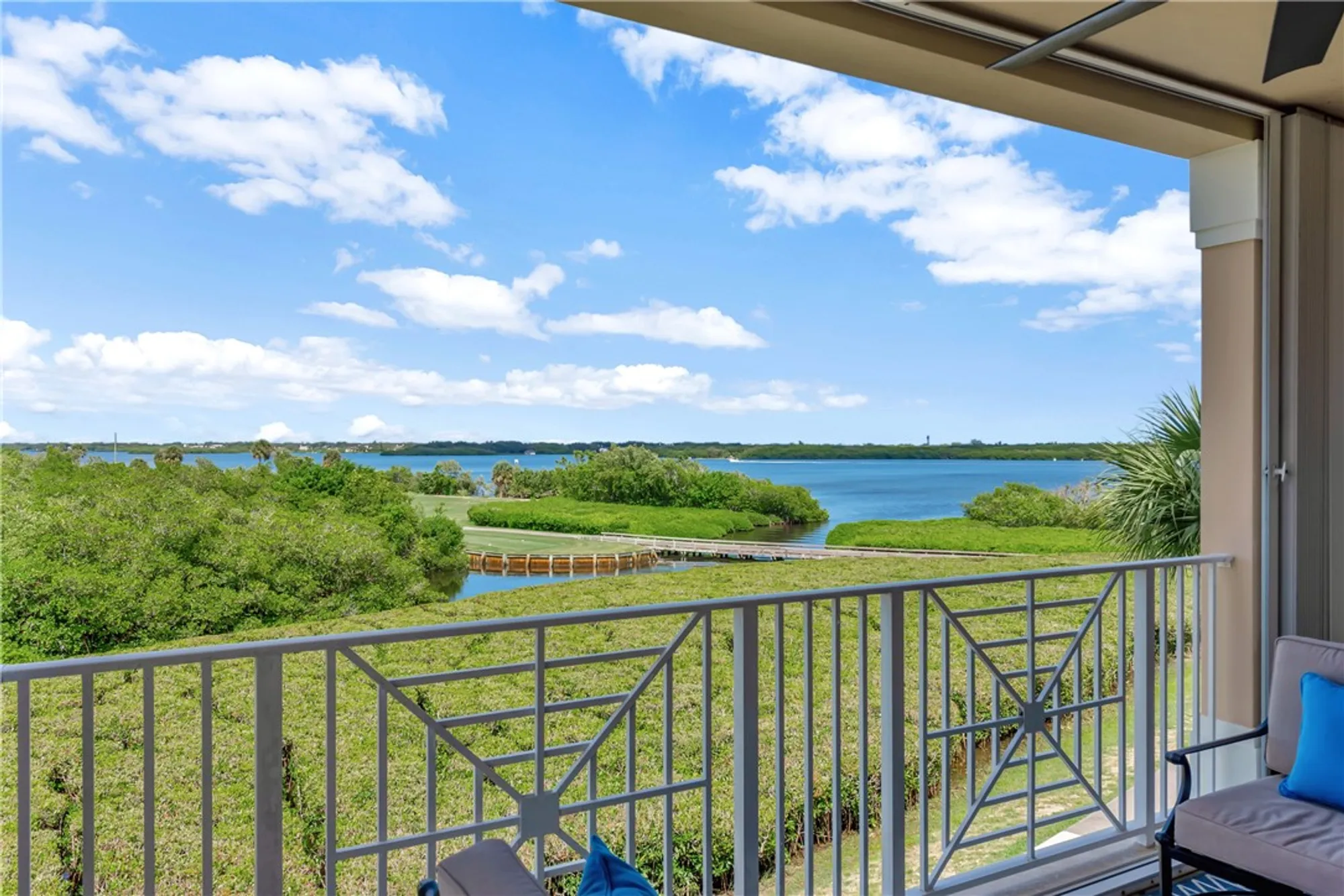 Property Slideshow image 10 of 36 | 4878 s harbor dr 301, Vero Beach, FL, 32967