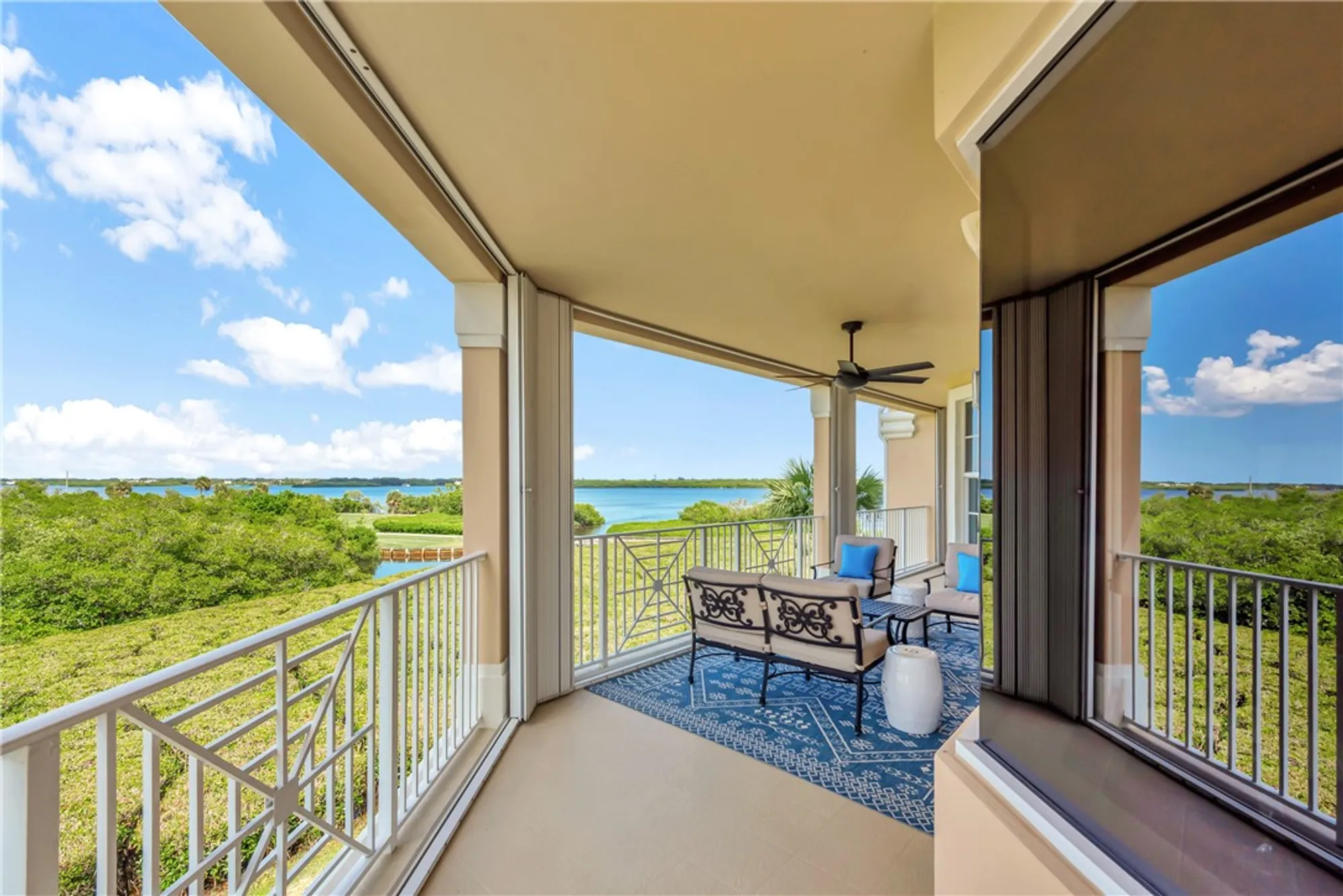 Property Slideshow image 11 of 36 | 4878 s harbor dr 301, Vero Beach, FL, 32967