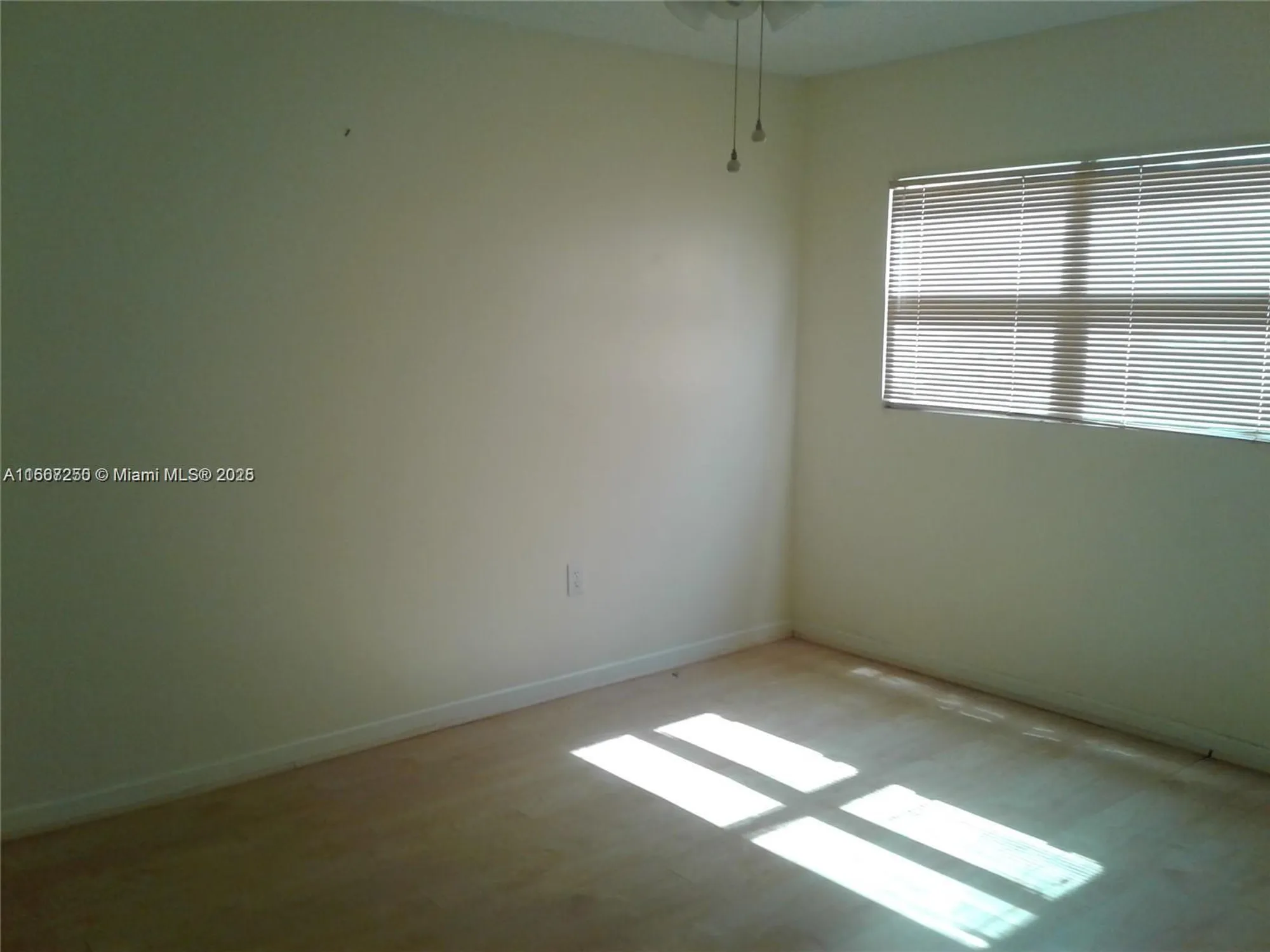 Property Slideshow image 12 of 30 | 701 sw 142nd ave 104s, Pembroke Pines, FL, 33027