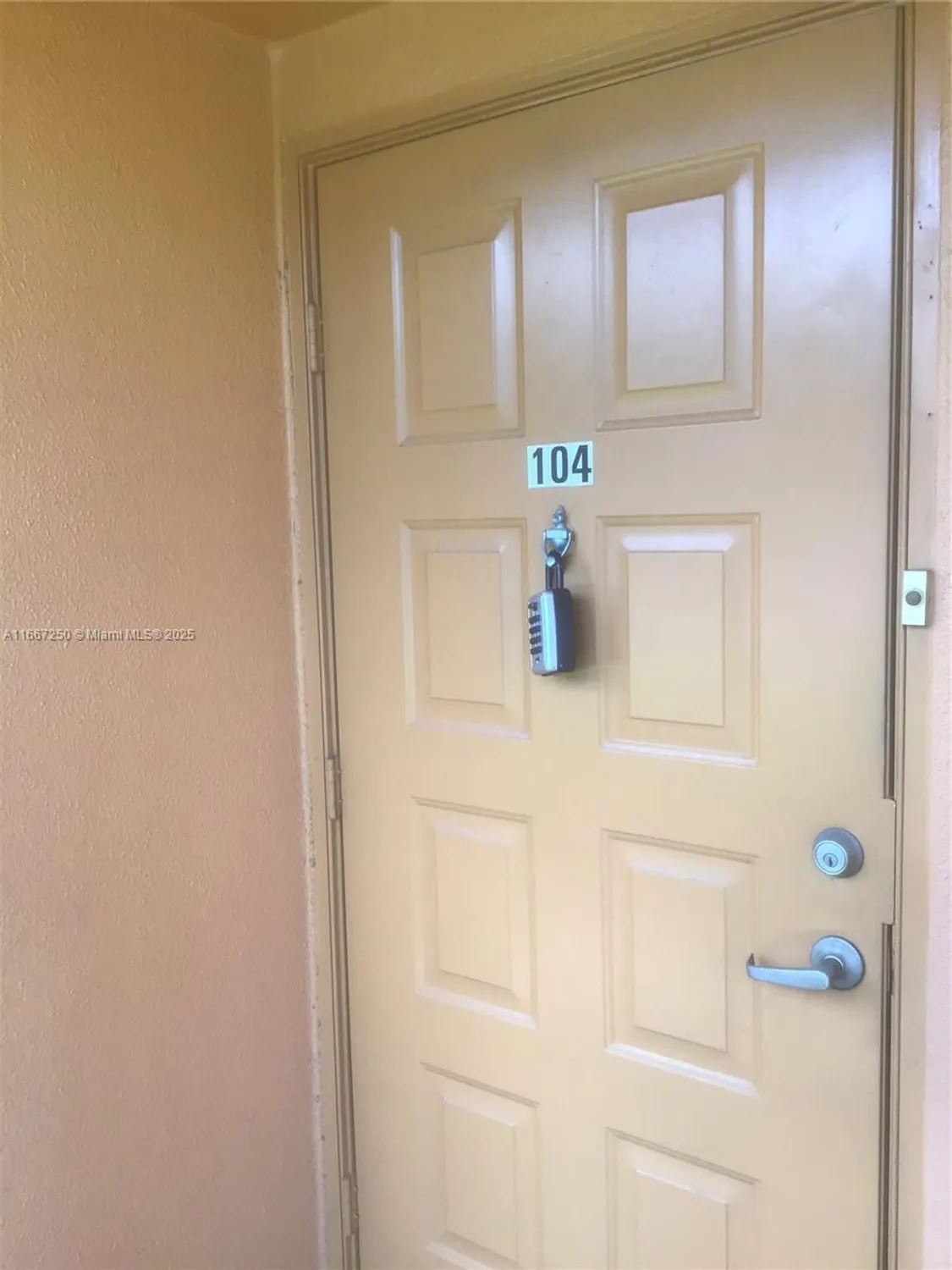 Property Slideshow image 22 of 30 | 701 sw 142nd ave 104s, Pembroke Pines, FL, 33027