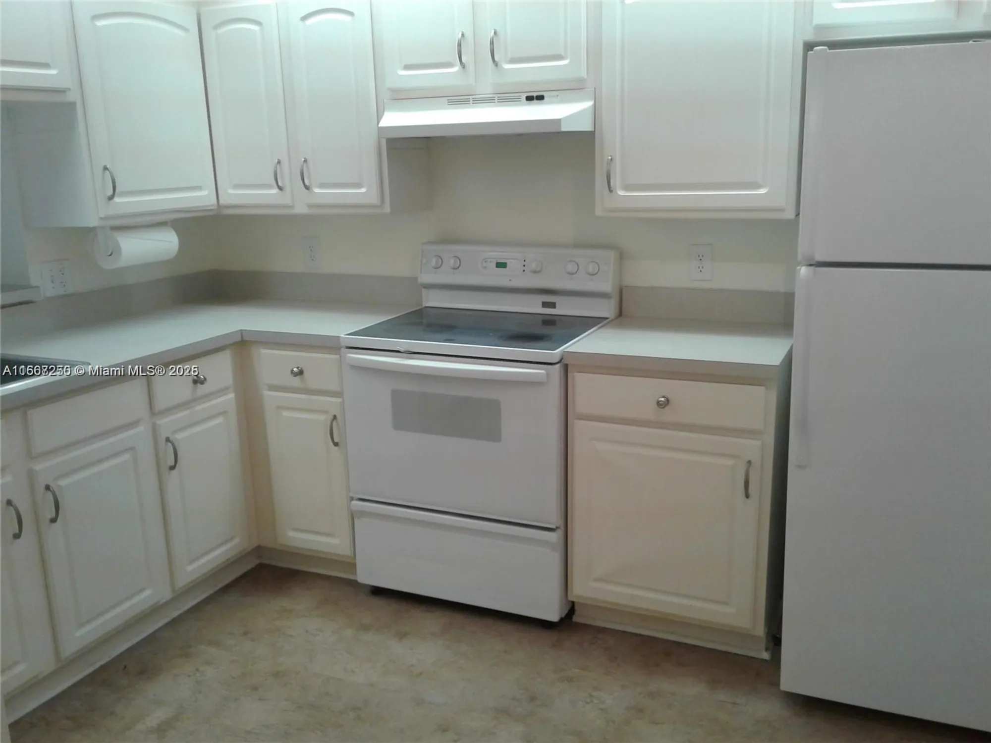 Property Slideshow image 3 of 30 | 701 sw 142nd ave 104s, Pembroke Pines, FL, 33027