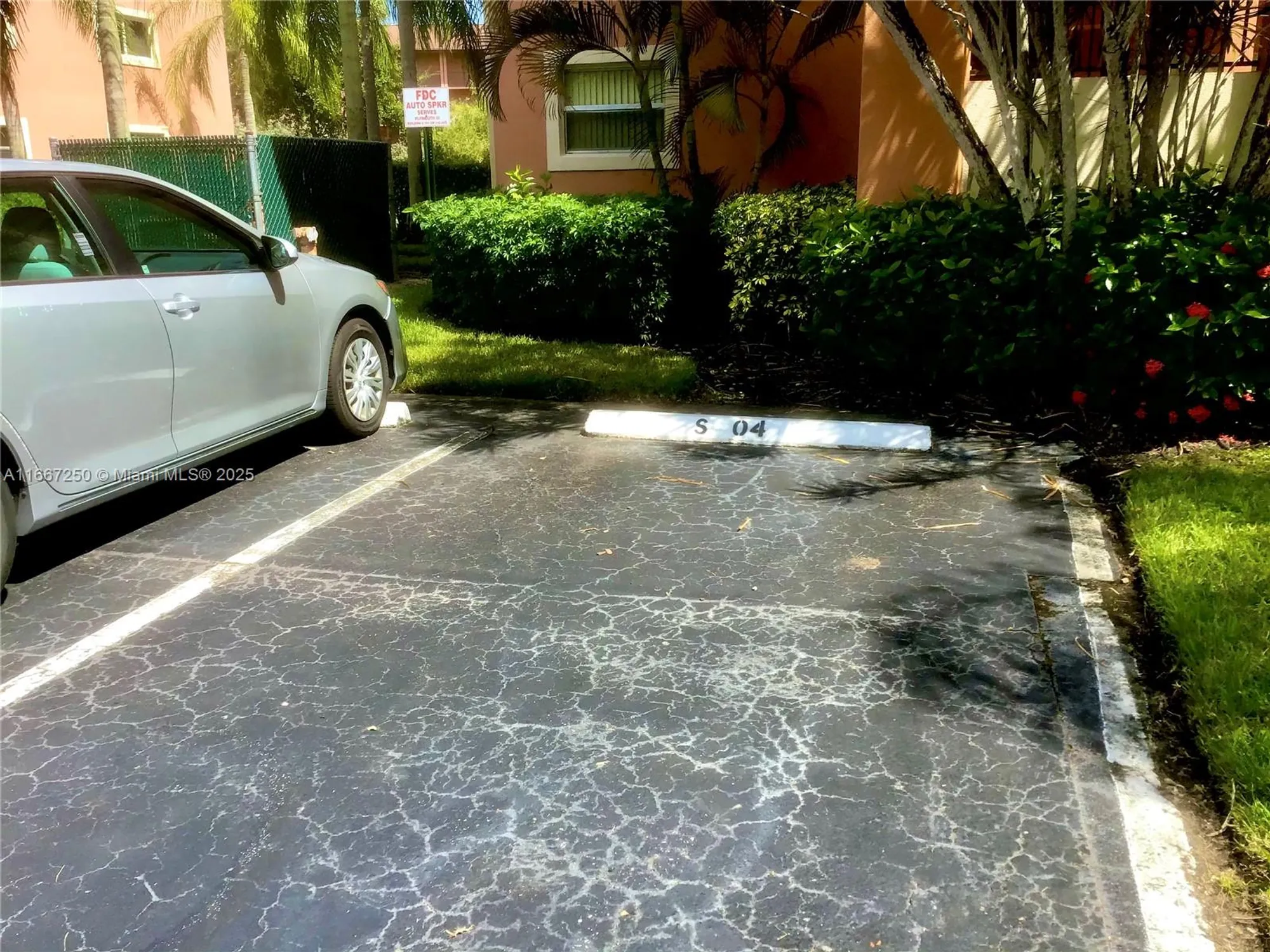 Property Slideshow image 5 of 30 | 701 sw 142nd ave 104s, Pembroke Pines, FL, 33027