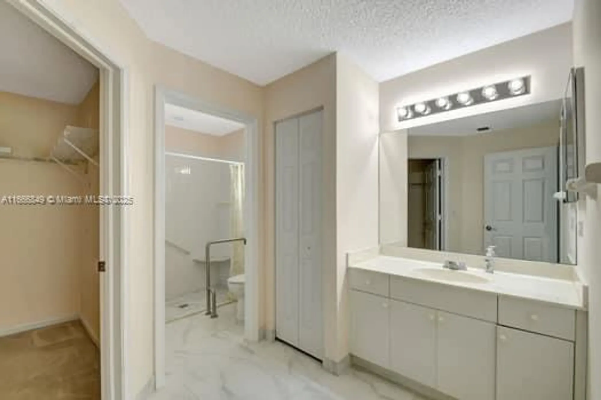 Property Slideshow image 15 of 27 | 5127 robino cir, West Palm Beach, FL, 33417