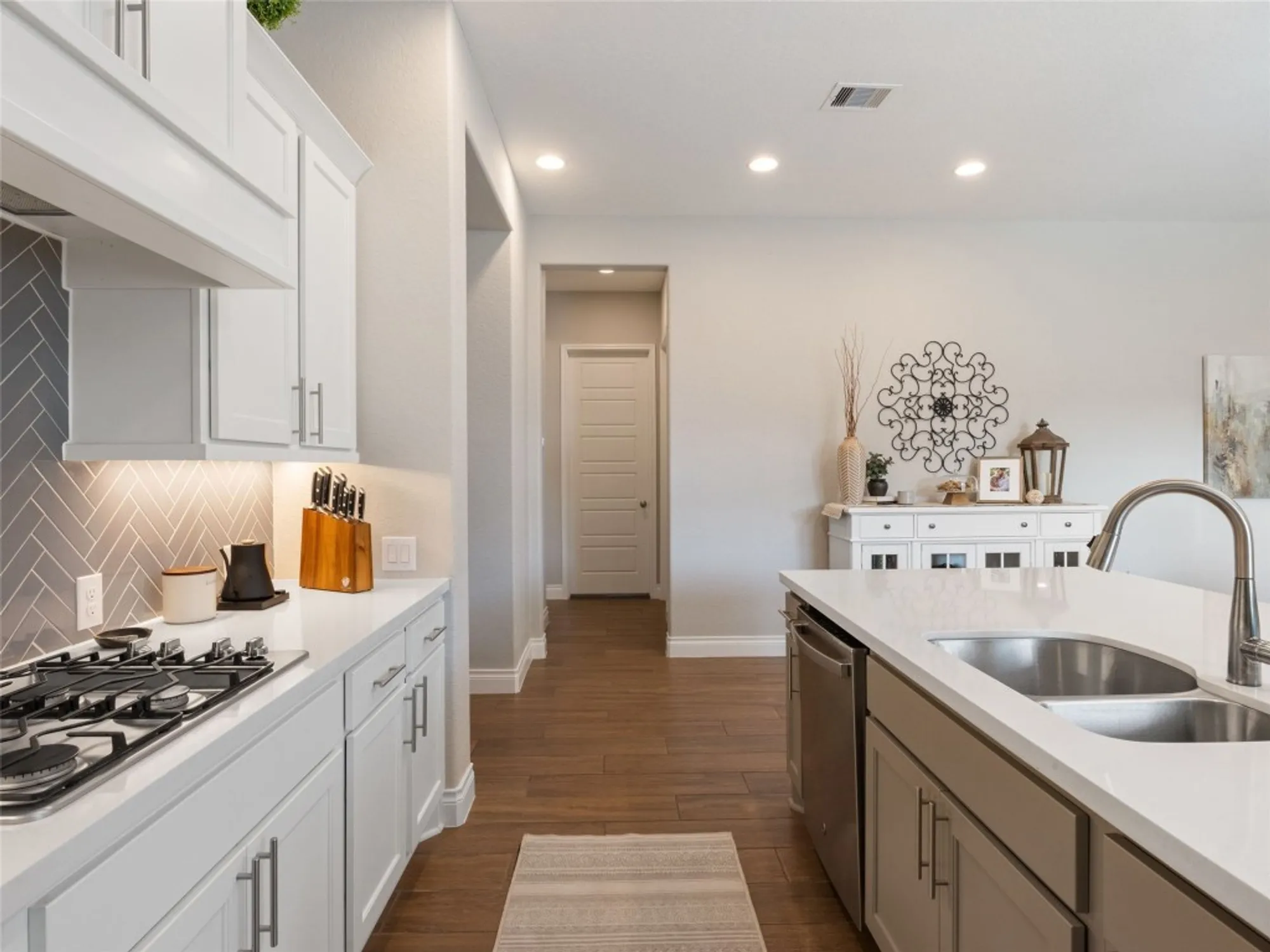 Property Slideshow image 16 of 40 | 514 orchard way, New Braunfels, TX, 78132