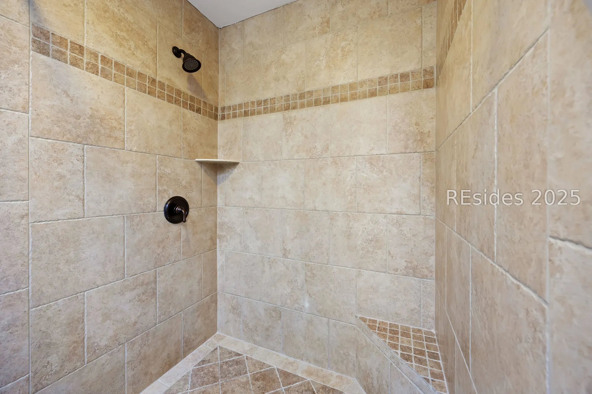 Property Slideshow image 16 of 48 | 10 teal ln, Hilton Head Island, SC, 29926