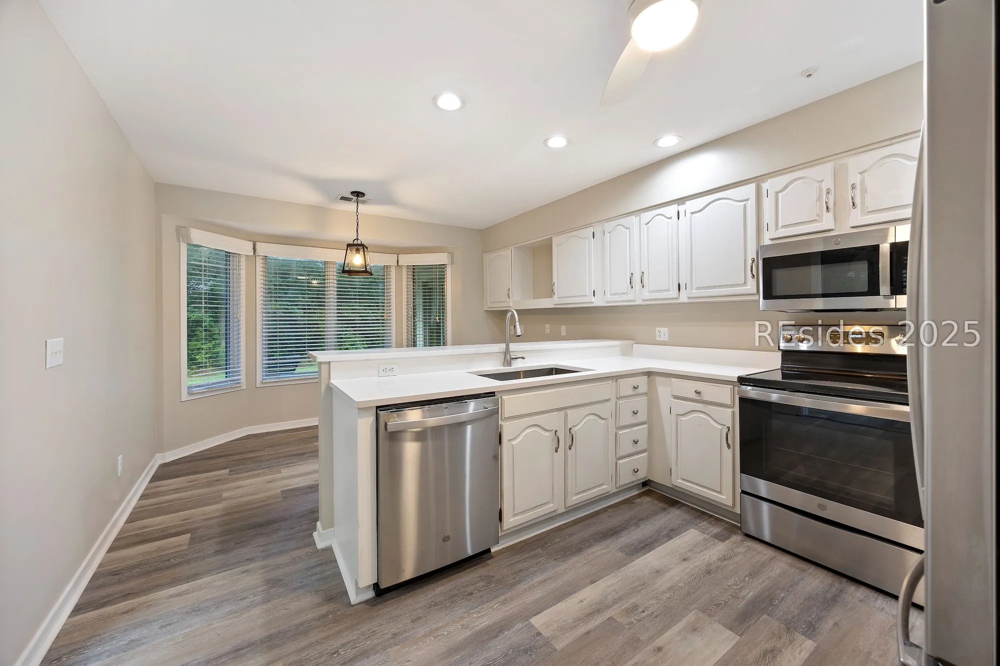 Property Slideshow image 35 of 48 | 10 teal ln, Hilton Head Island, SC, 29926