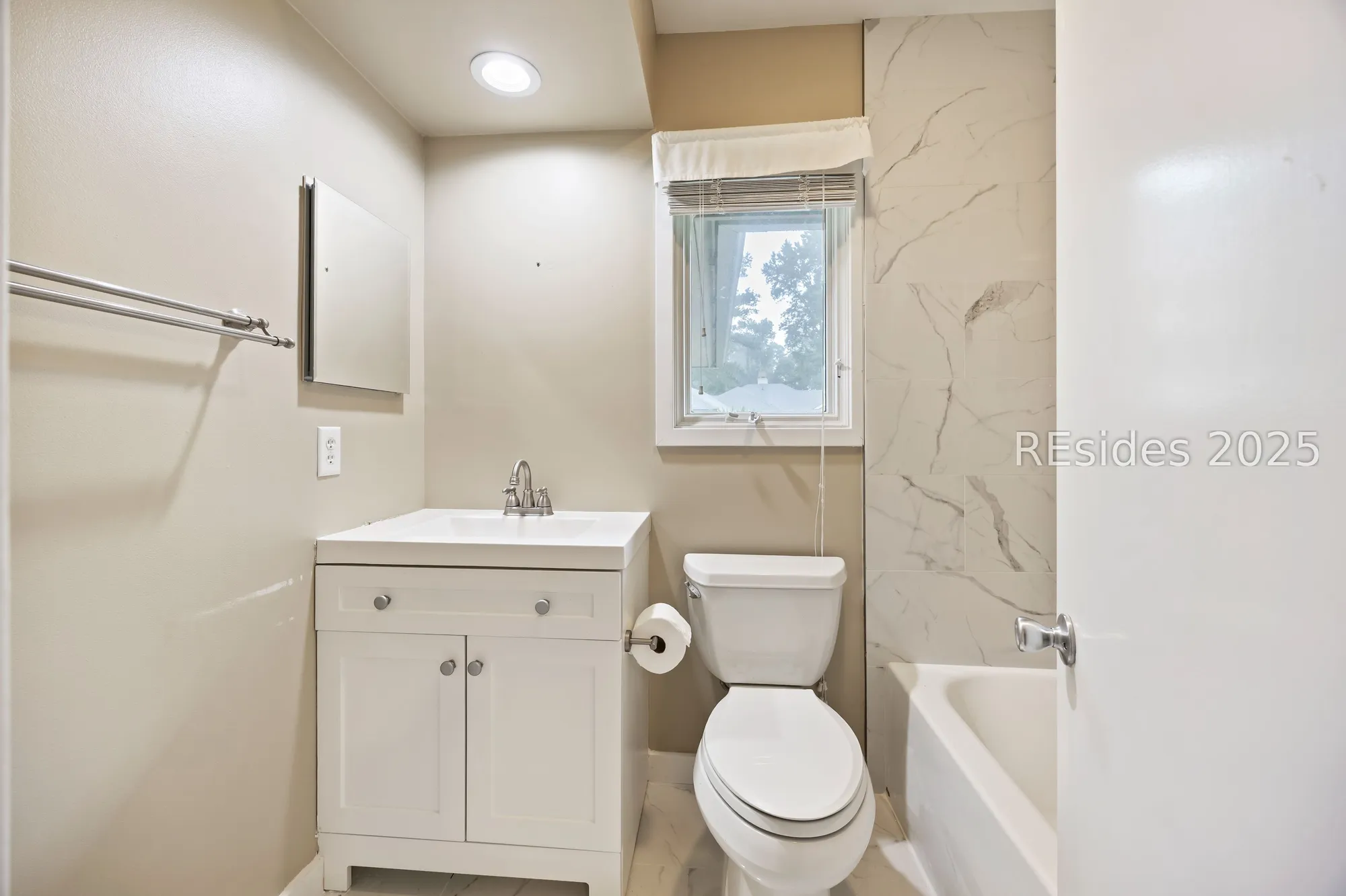 Property Slideshow image 29 of 48 | 10 teal ln, Hilton Head Island, SC, 29926