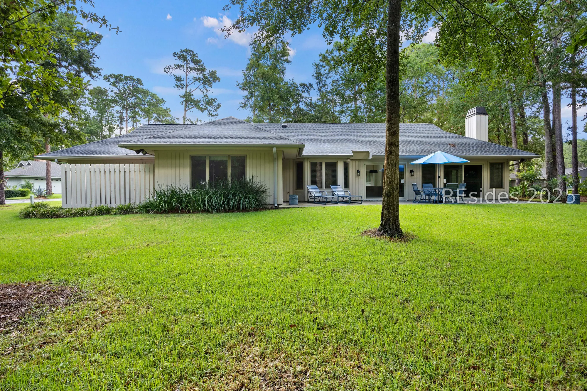 Property Slideshow image 5 of 48 | 10 teal ln, Hilton Head Island, SC, 29926