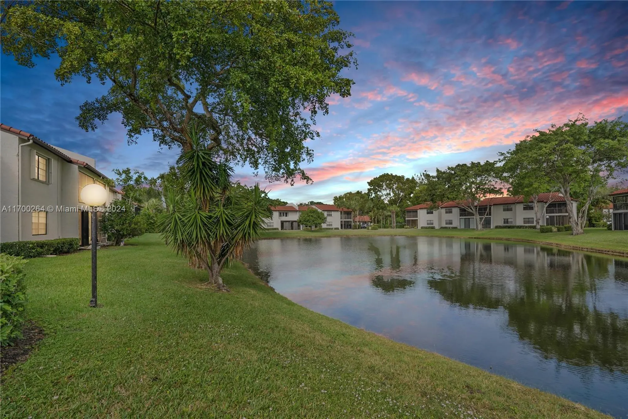 Property Slideshow image 1 of 15 | 21364 cypress hammock dr 1h, Boca Raton, FL, 33428