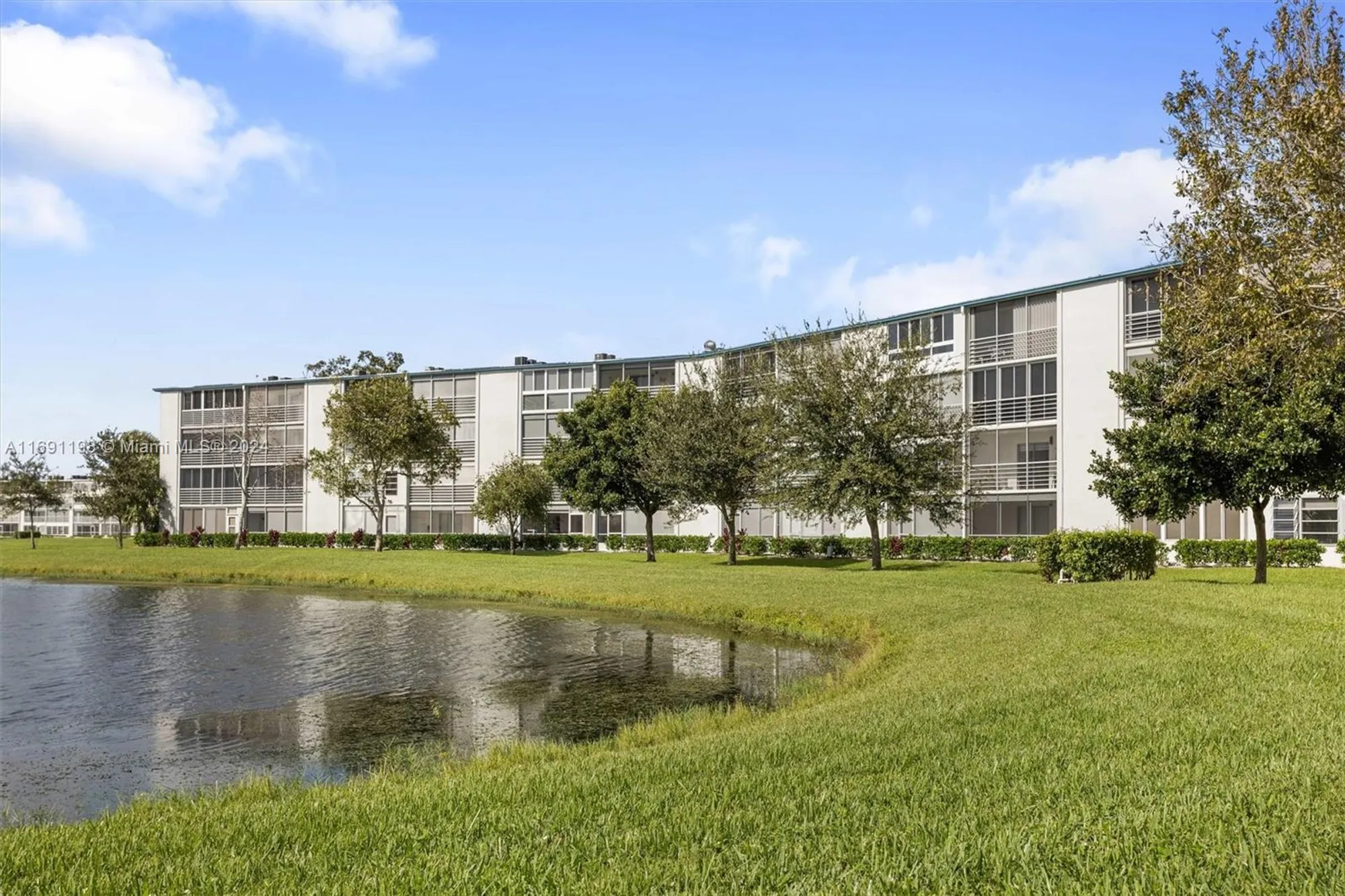 Property Slideshow image 1 of 19 | 1042 lincoln c # 1042, Boca Raton, FL, 33434