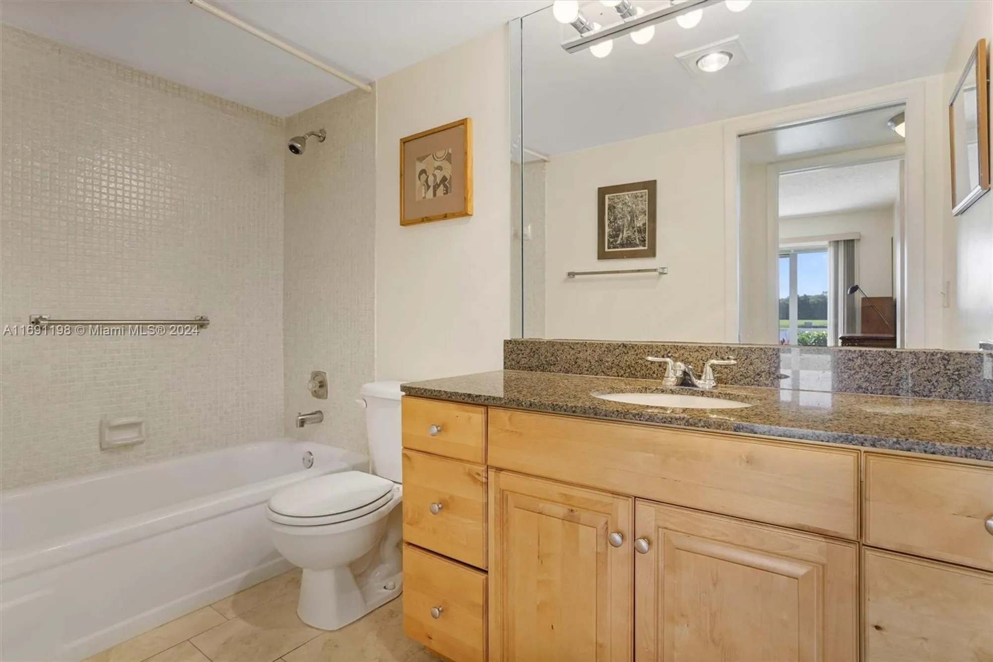 Property Slideshow image 9 of 19 | 1042 lincoln c # 1042, Boca Raton, FL, 33434