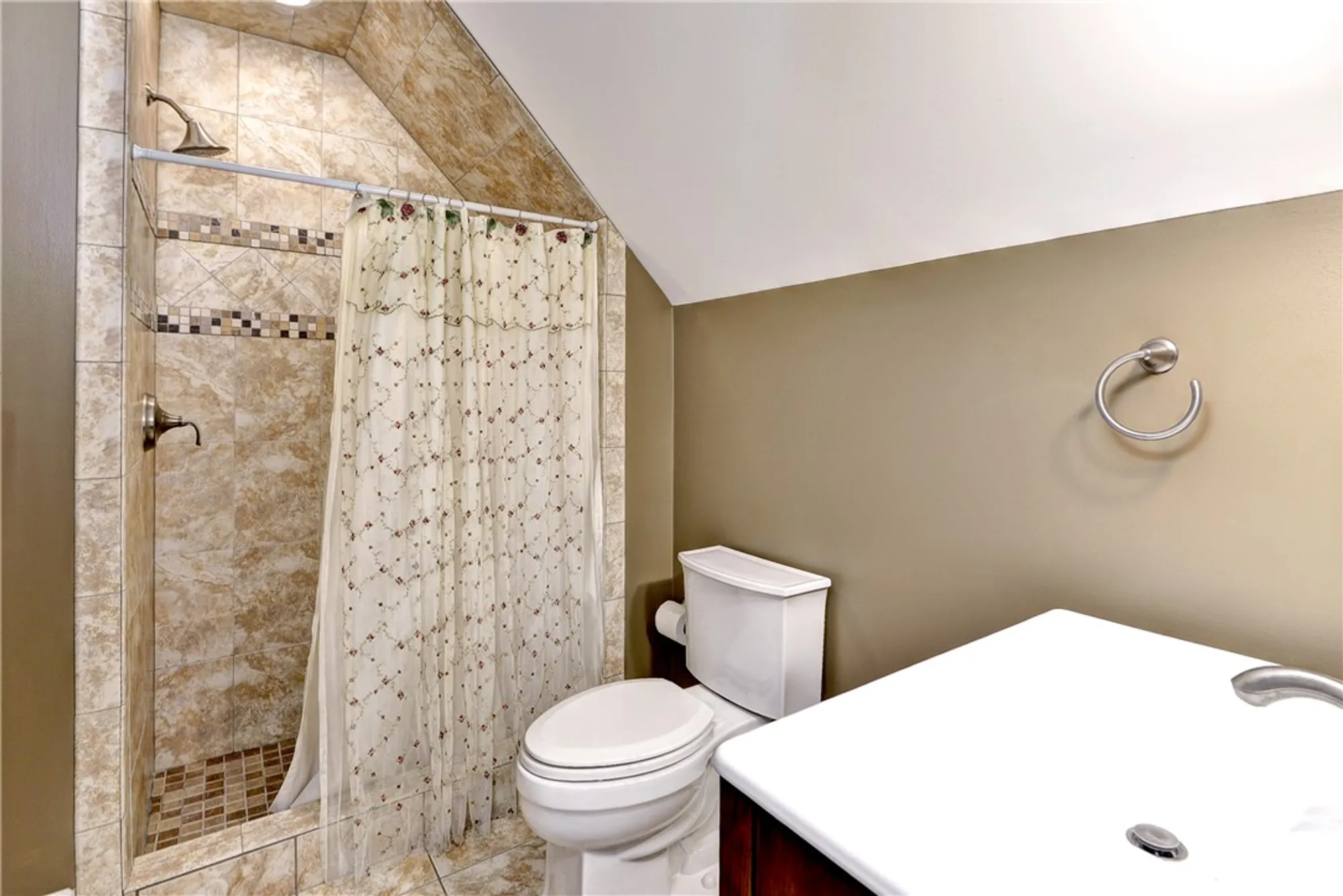 Property Slideshow image 21 of 39 | 107 royal saint georges, Williamsburg, VA, 23188