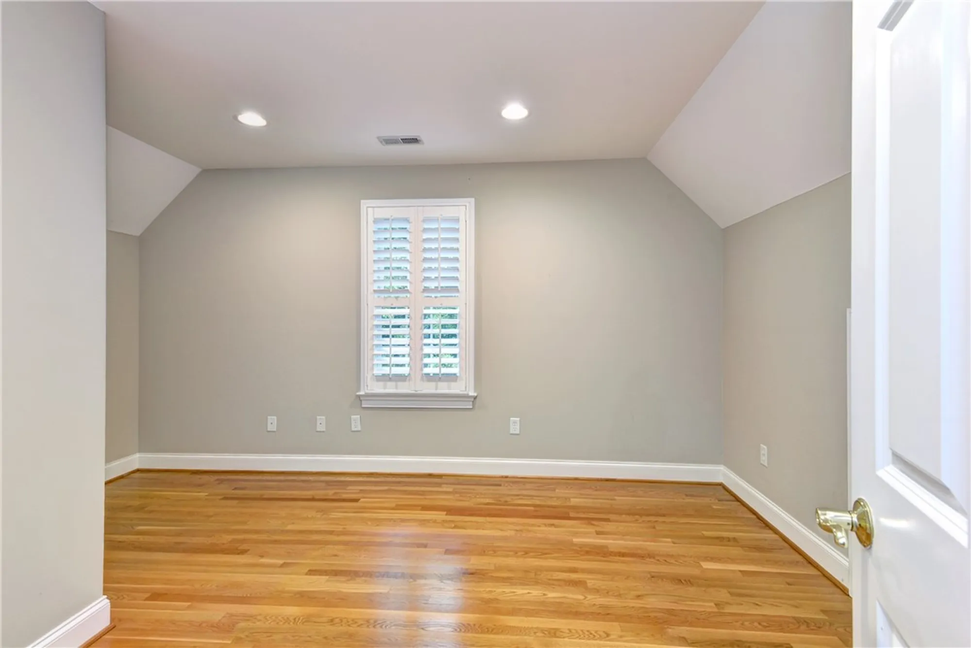 Property Slideshow image 33 of 39 | 107 royal saint georges, Williamsburg, VA, 23188