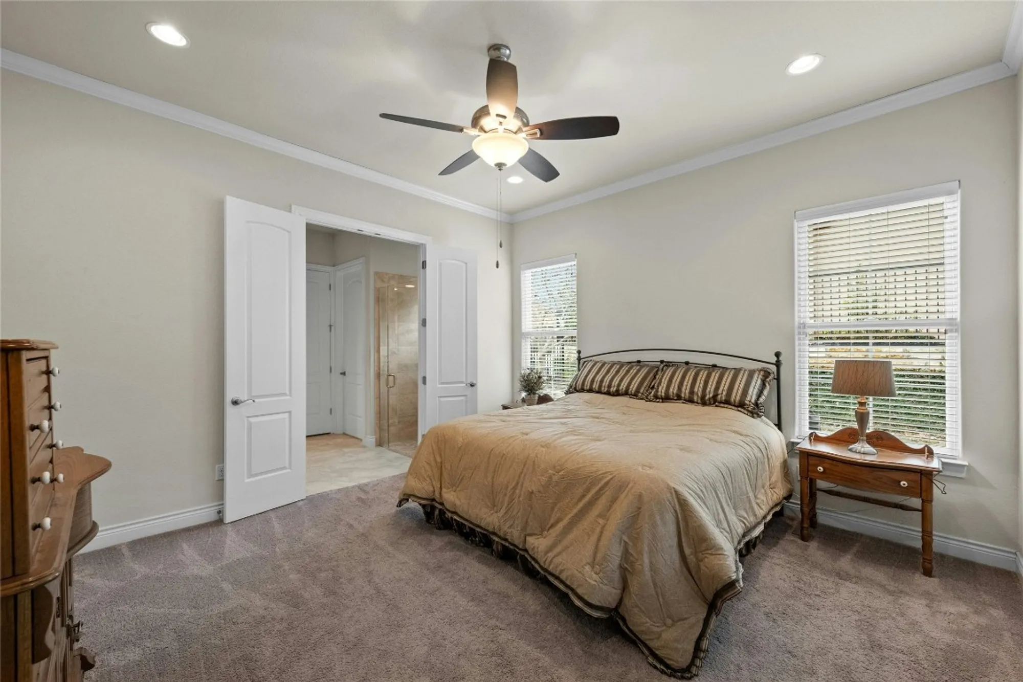 Property Slideshow image 16 of 31 | 204 delfino cir 42, Lakeway, TX, 78734