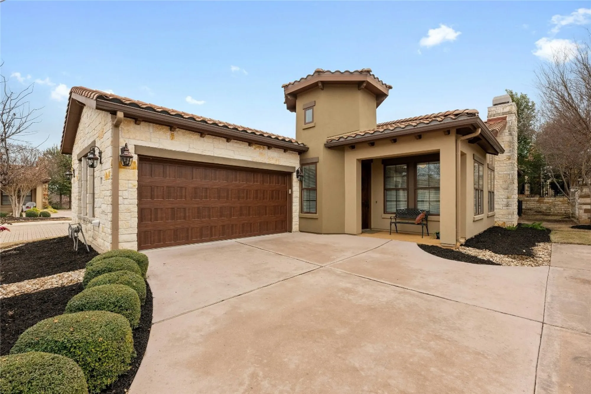 Property Slideshow image 1 of 31 | 204 delfino cir 42, Lakeway, TX, 78734