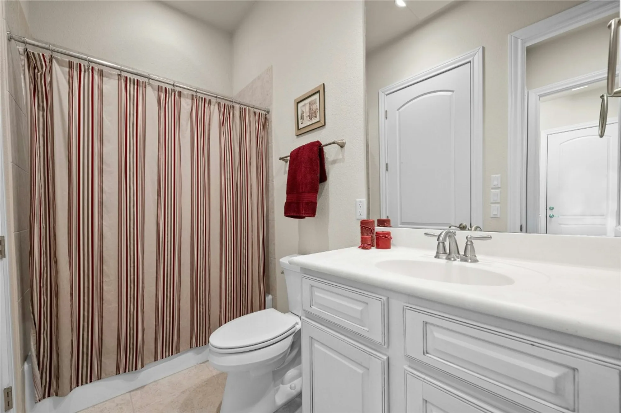 Property Slideshow image 24 of 31 | 204 delfino cir 42, Lakeway, TX, 78734