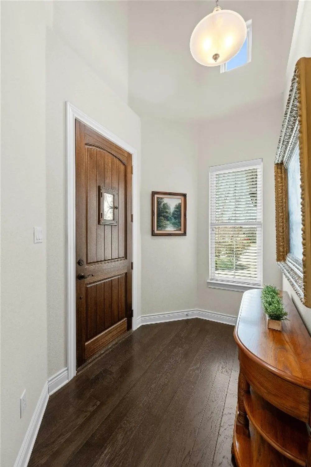 Property Slideshow image 25 of 31 | 204 delfino cir 42, Lakeway, TX, 78734