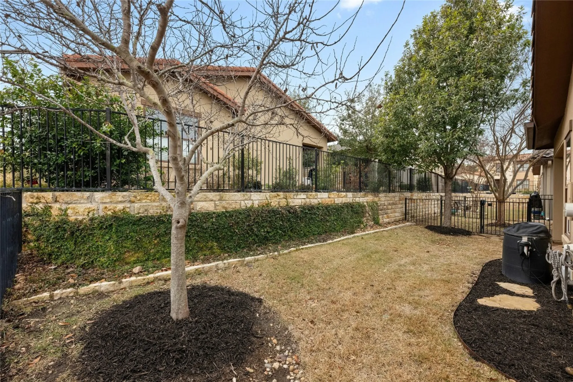 Property Slideshow image 30 of 31 | 204 delfino cir 42, Lakeway, TX, 78734