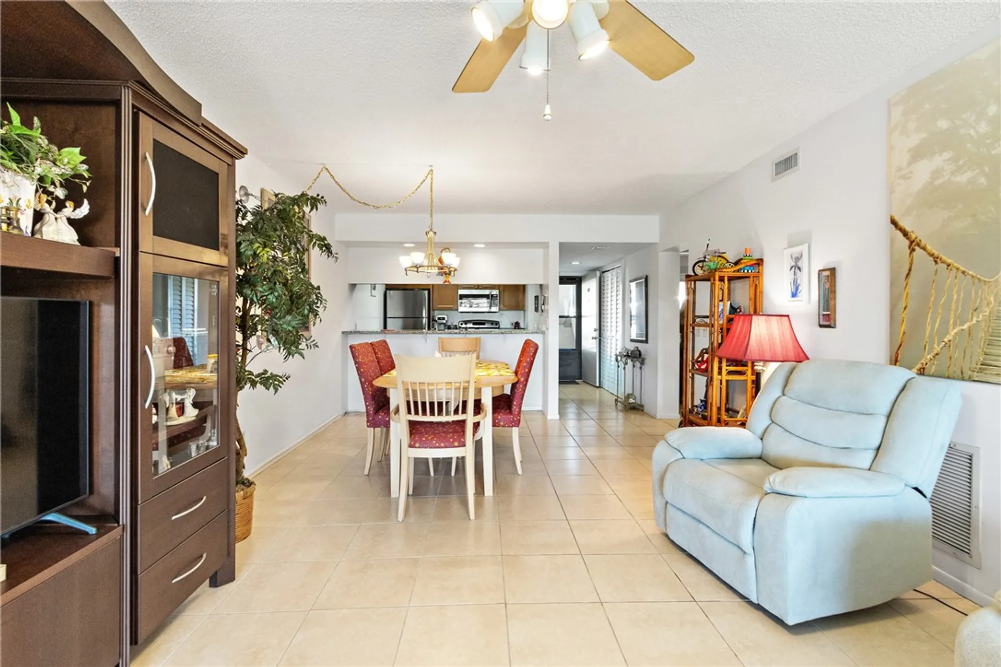 Property Slideshow image 17 of 35 | 41 plantation dr 105, Vero Beach, FL, 32966