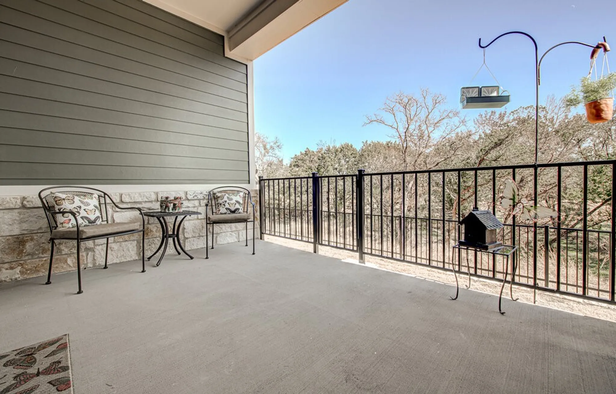 Property Slideshow image 13 of 40 | 128 roaming rock trl unit 102, San Marcos, TX, 78666
