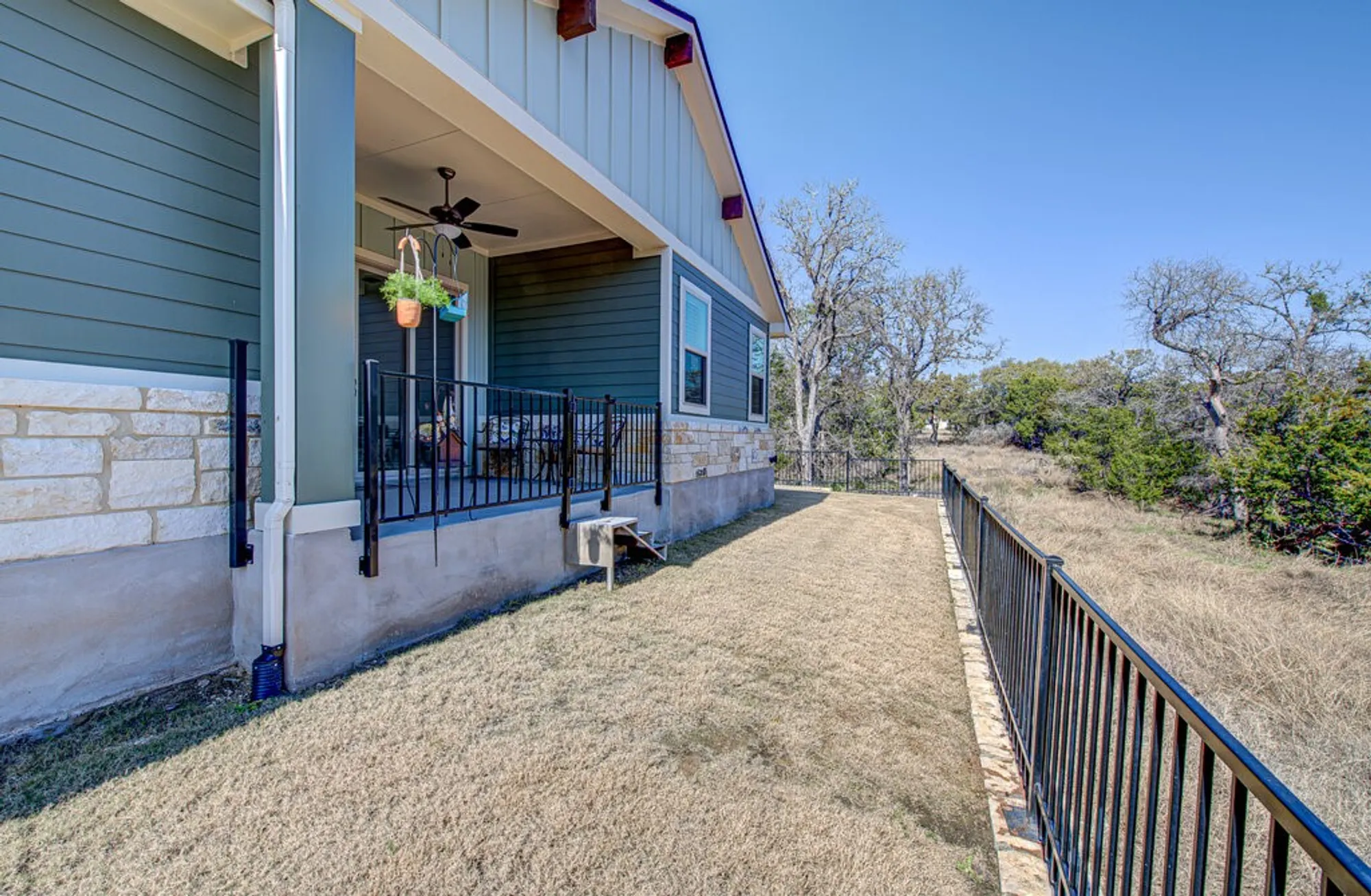 Property Slideshow image 31 of 40 | 128 roaming rock trl unit 102, San Marcos, TX, 78666