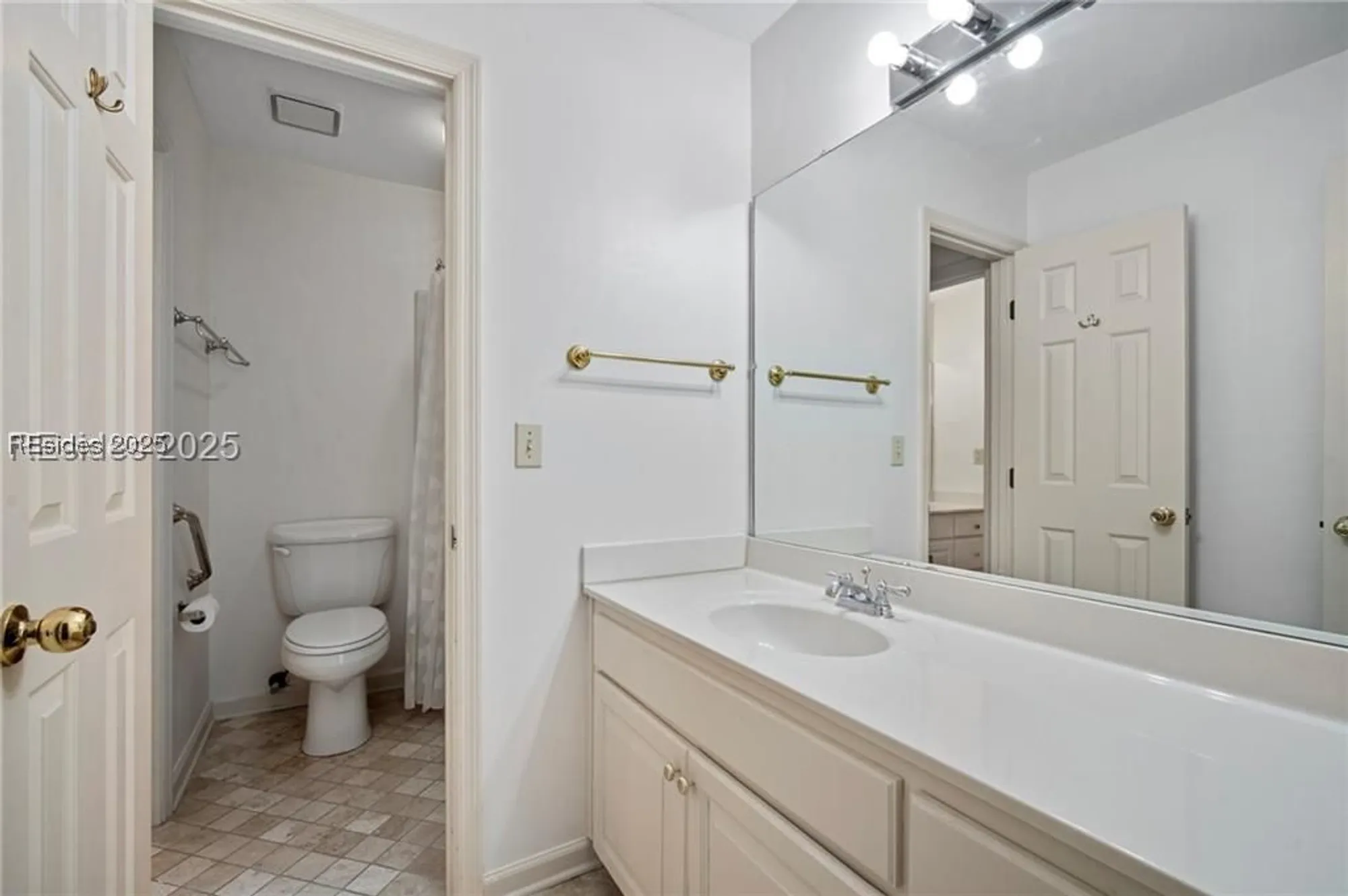 Property Slideshow image 19 of 36 | 71 skull creek dr b103, Hilton Head Island, SC, 29926