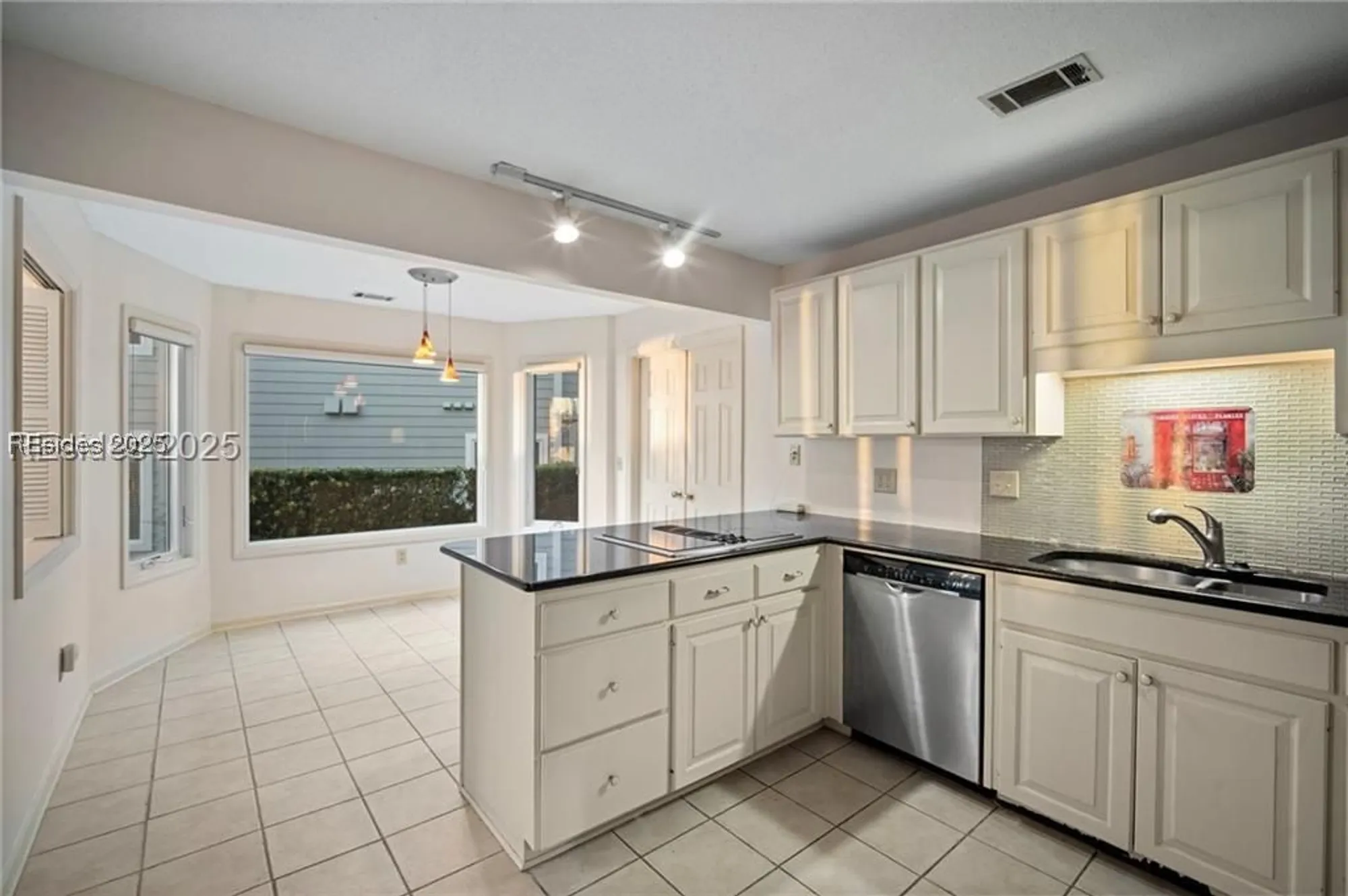 Property Slideshow image 10 of 36 | 71 skull creek dr b103, Hilton Head Island, SC, 29926