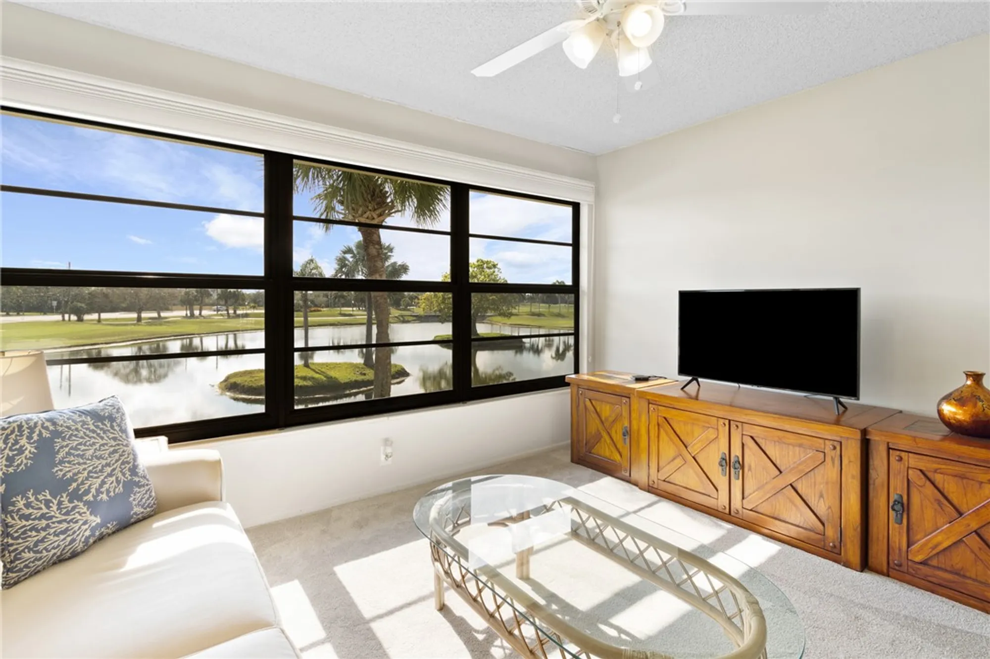 Property Slideshow image 10 of 36 | 45 plantation dr apt 204, Vero Beach, FL, 32966
