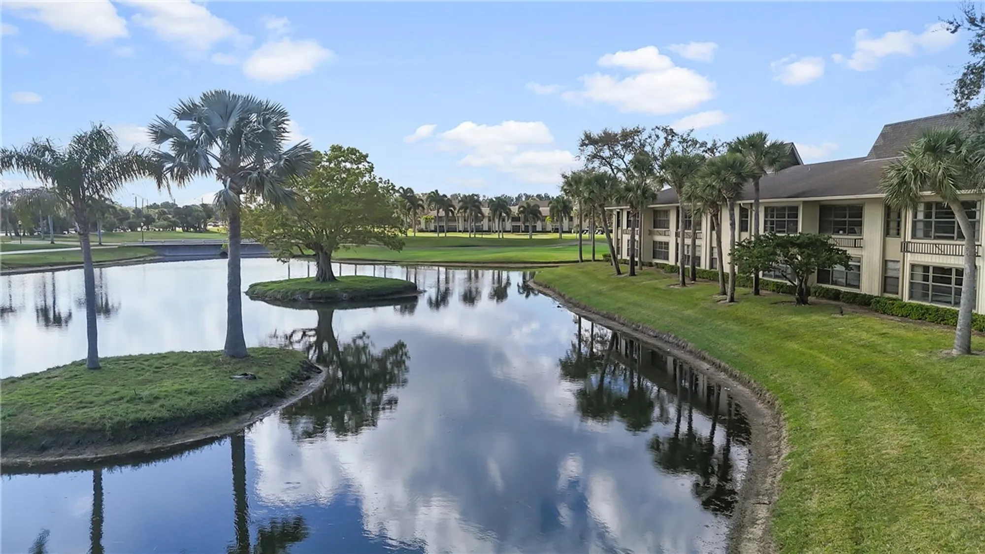 Property Slideshow image 28 of 36 | 45 plantation dr apt 204, Vero Beach, FL, 32966