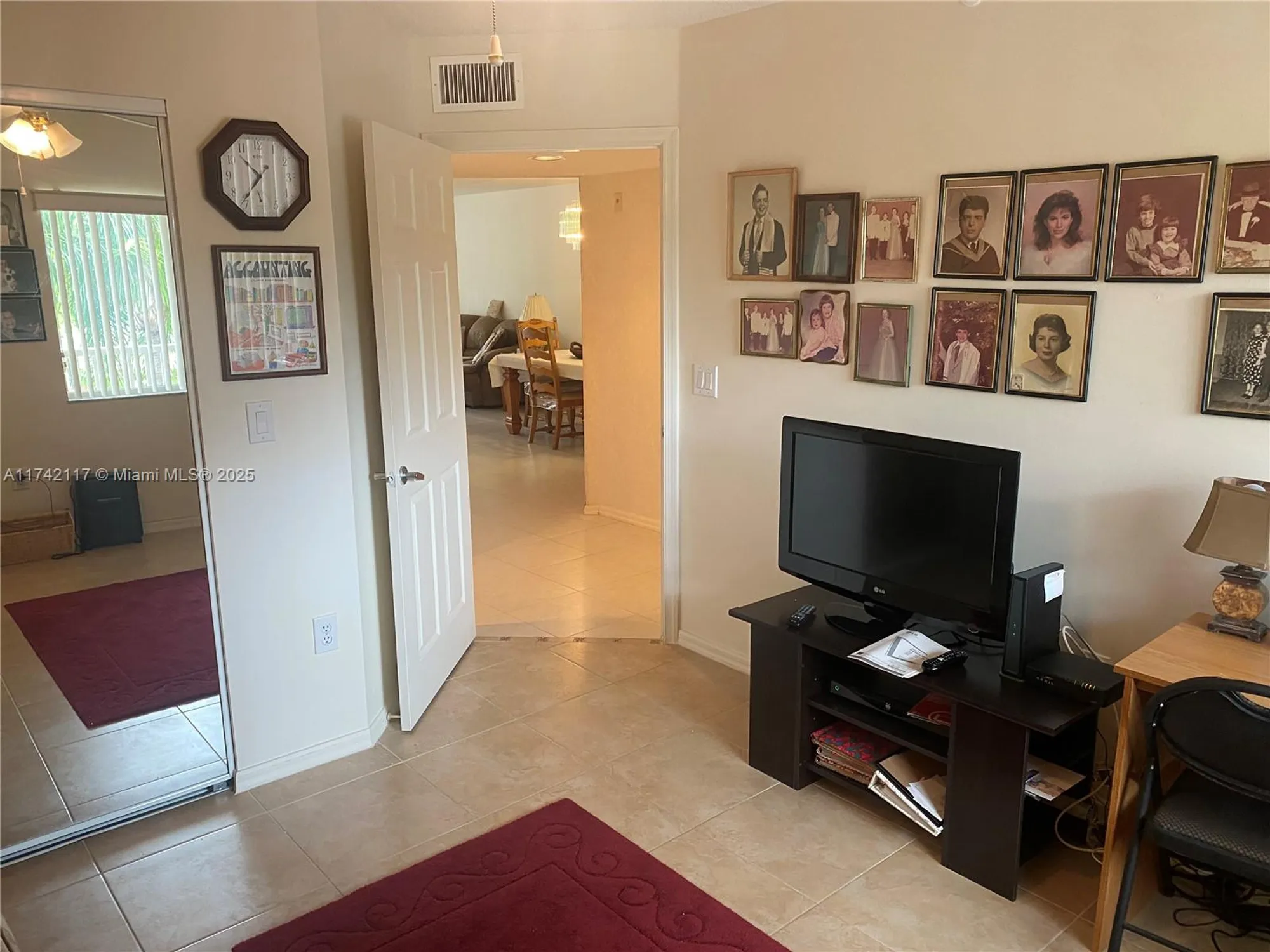 Property Slideshow image 14 of 42 | 9551 weldon cir apt e314, Fort Lauderdale, FL, 33321