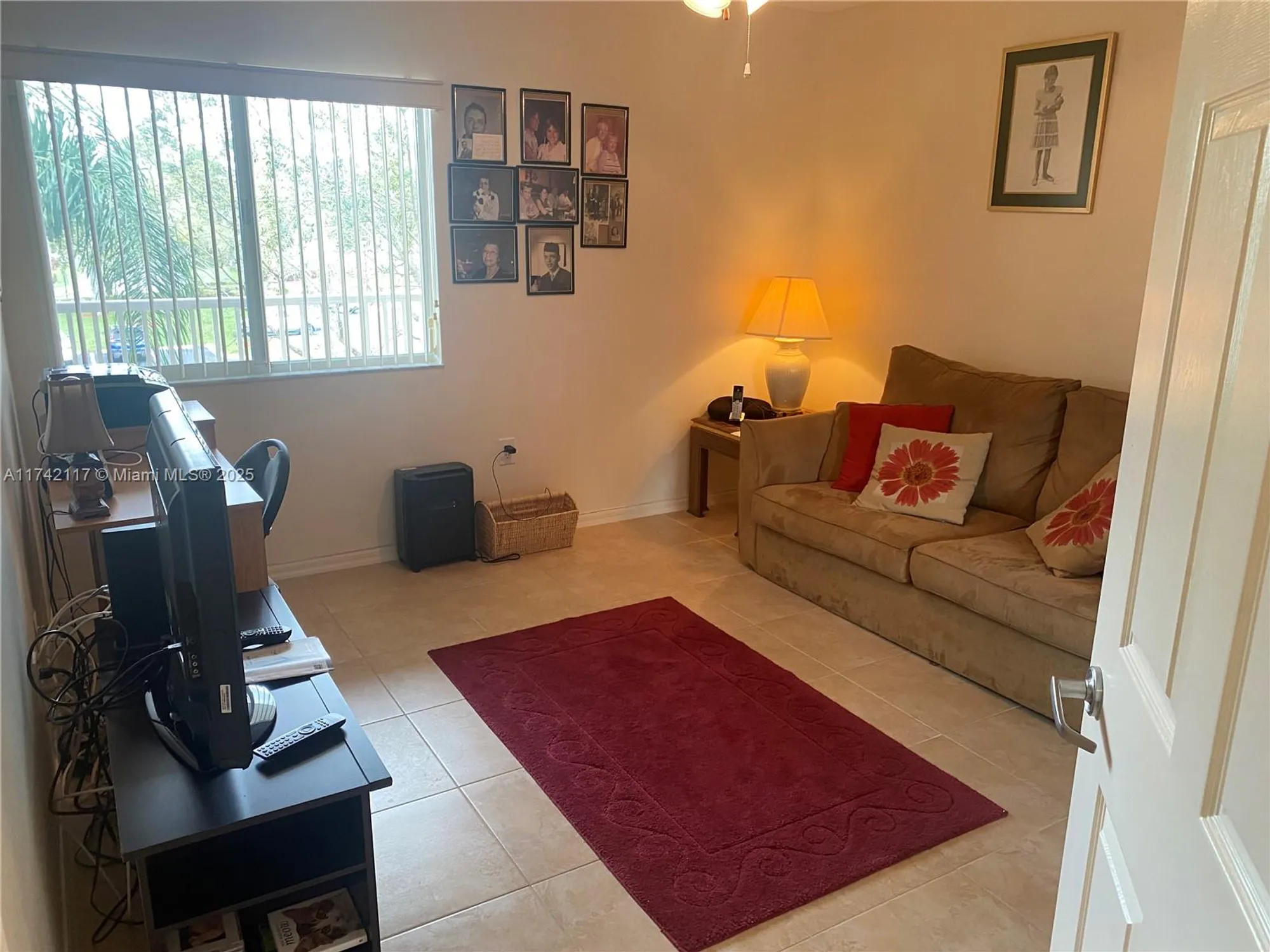 Property Slideshow image 12 of 42 | 9551 weldon cir apt e314, Fort Lauderdale, FL, 33321