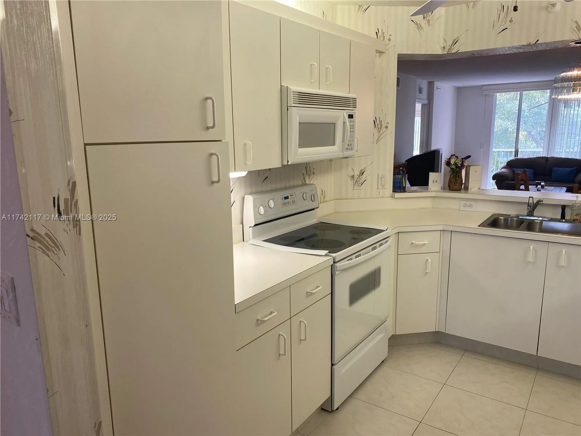 Property Slideshow image 24 of 42 | 9551 weldon cir apt e314, Fort Lauderdale, FL, 33321