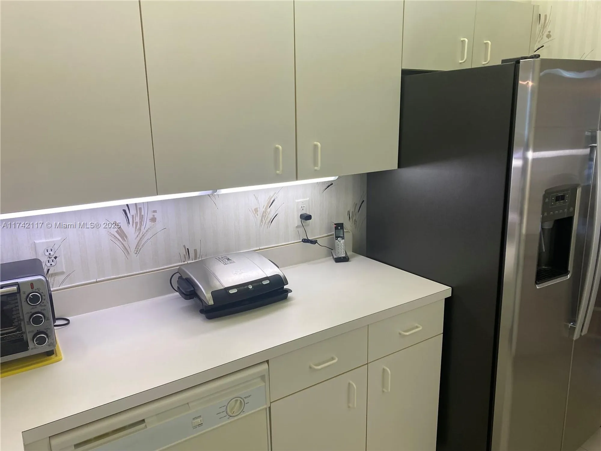 Property Slideshow image 25 of 42 | 9551 weldon cir apt e314, Fort Lauderdale, FL, 33321