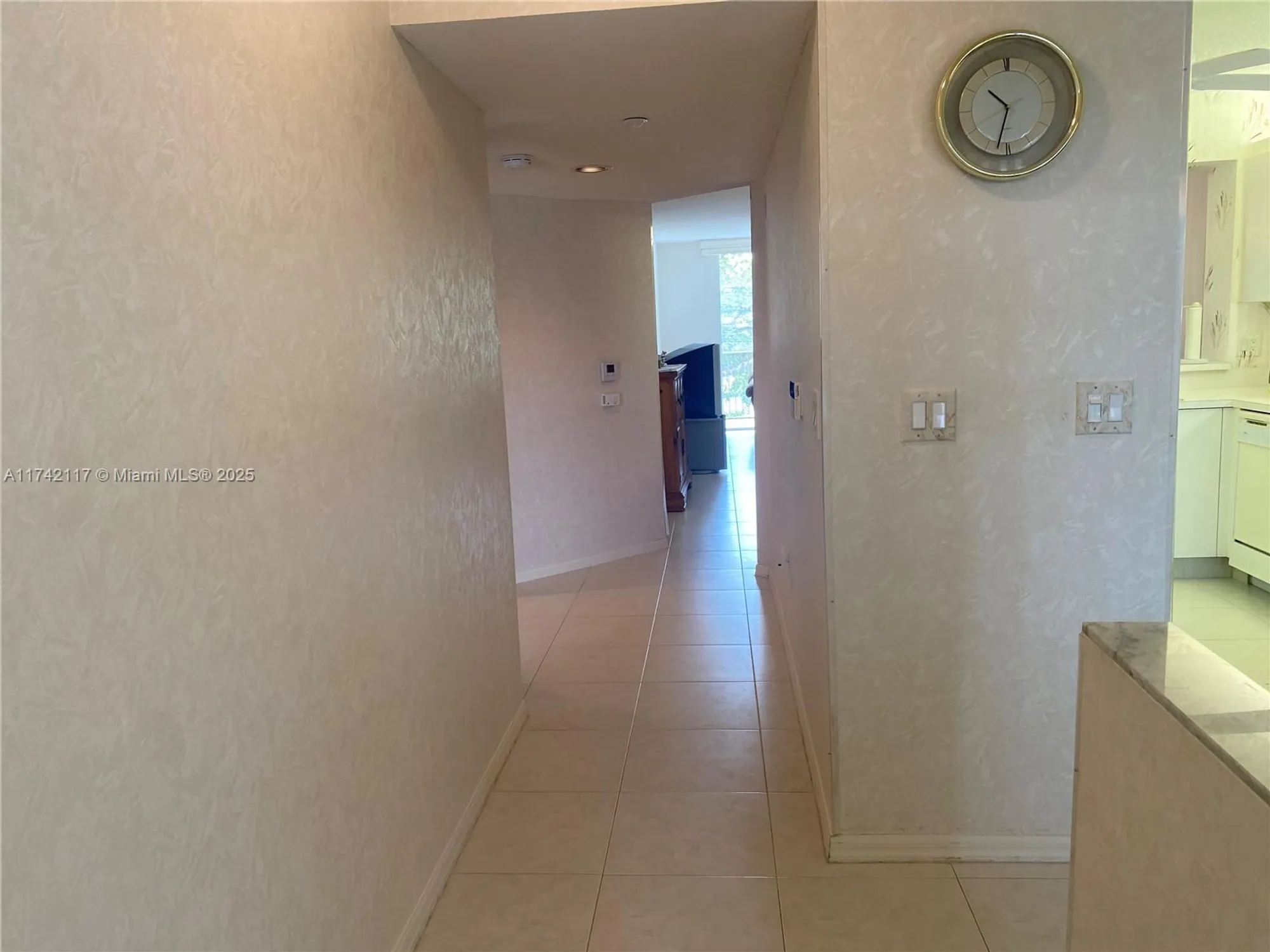 Property Slideshow image 4 of 42 | 9551 weldon cir apt e314, Fort Lauderdale, FL, 33321