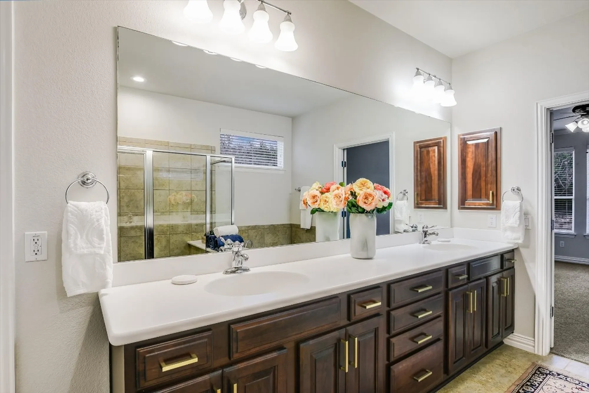 Property Slideshow image 19 of 40 | 317 yellow rose trl, Georgetown, TX, 78633