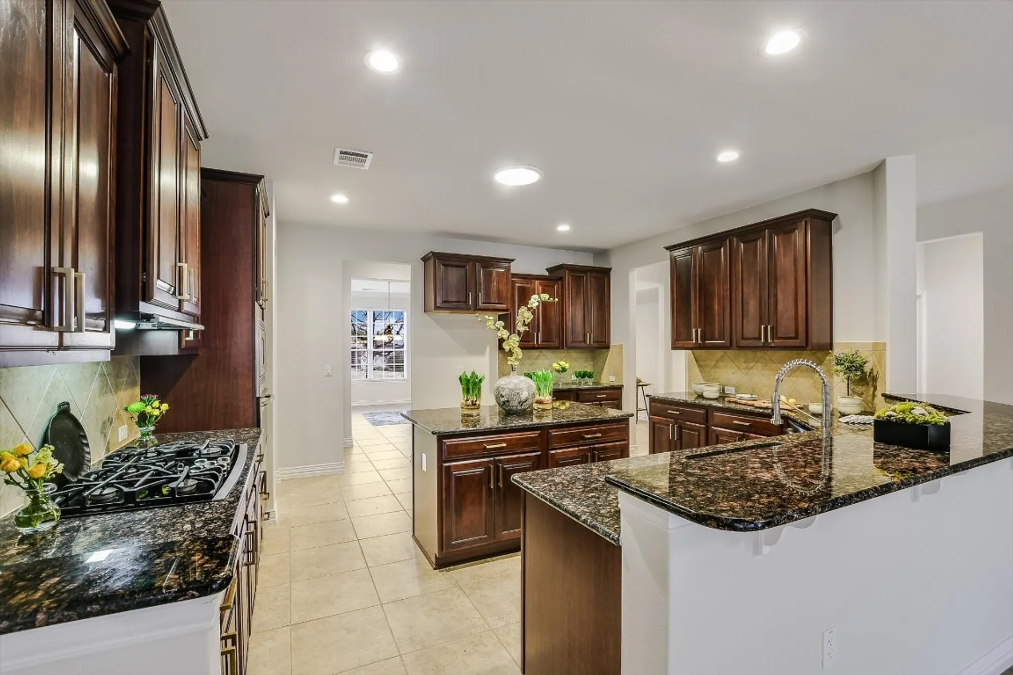 Property Slideshow image 10 of 40 | 317 yellow rose trl, Georgetown, TX, 78633