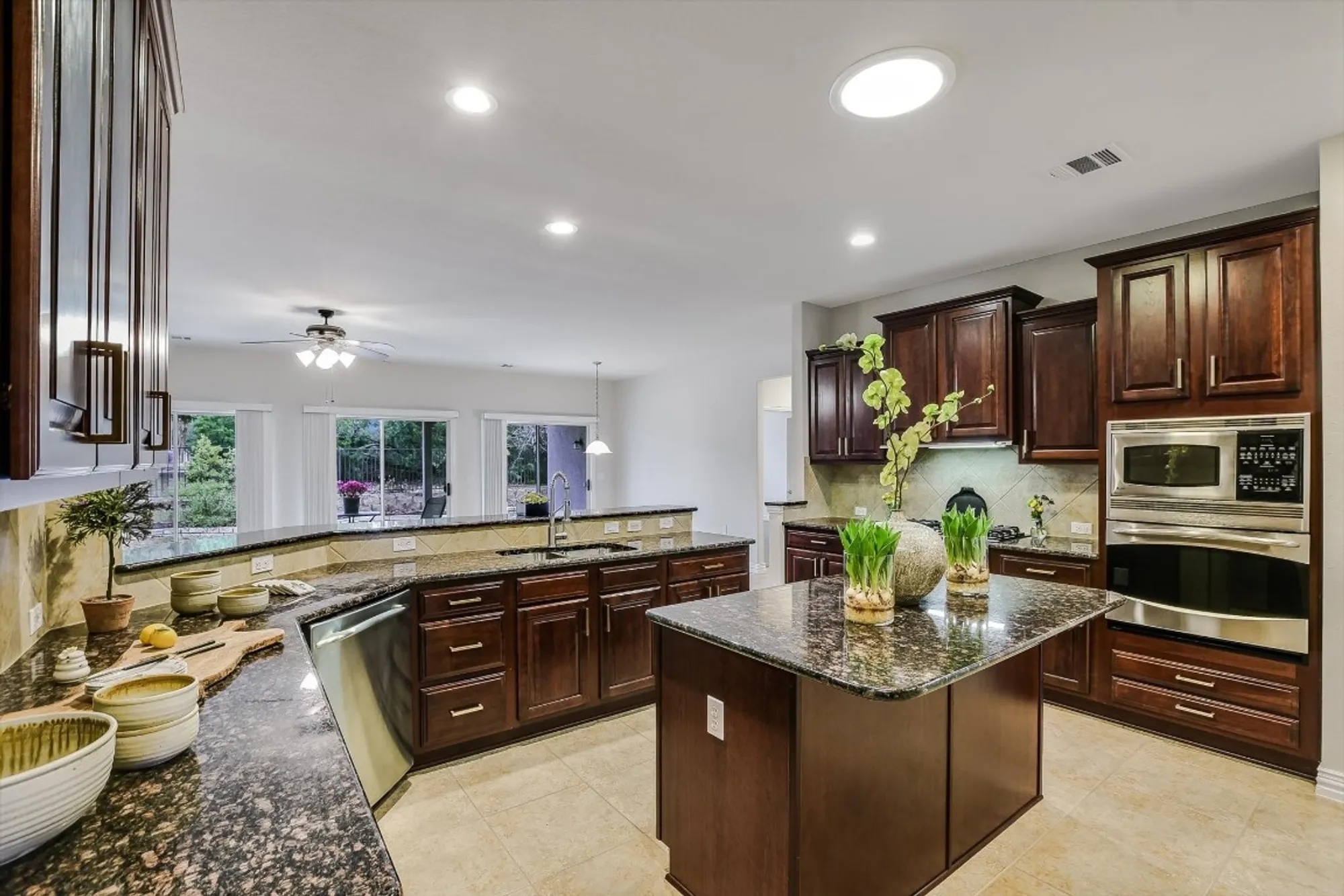 Property Slideshow image 11 of 40 | 317 yellow rose trl, Georgetown, TX, 78633