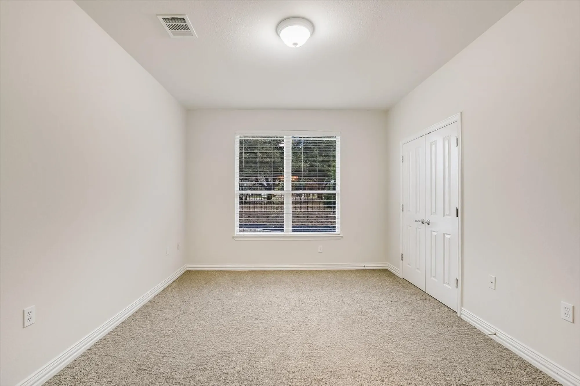 Property Slideshow image 25 of 40 | 317 yellow rose trl, Georgetown, TX, 78633