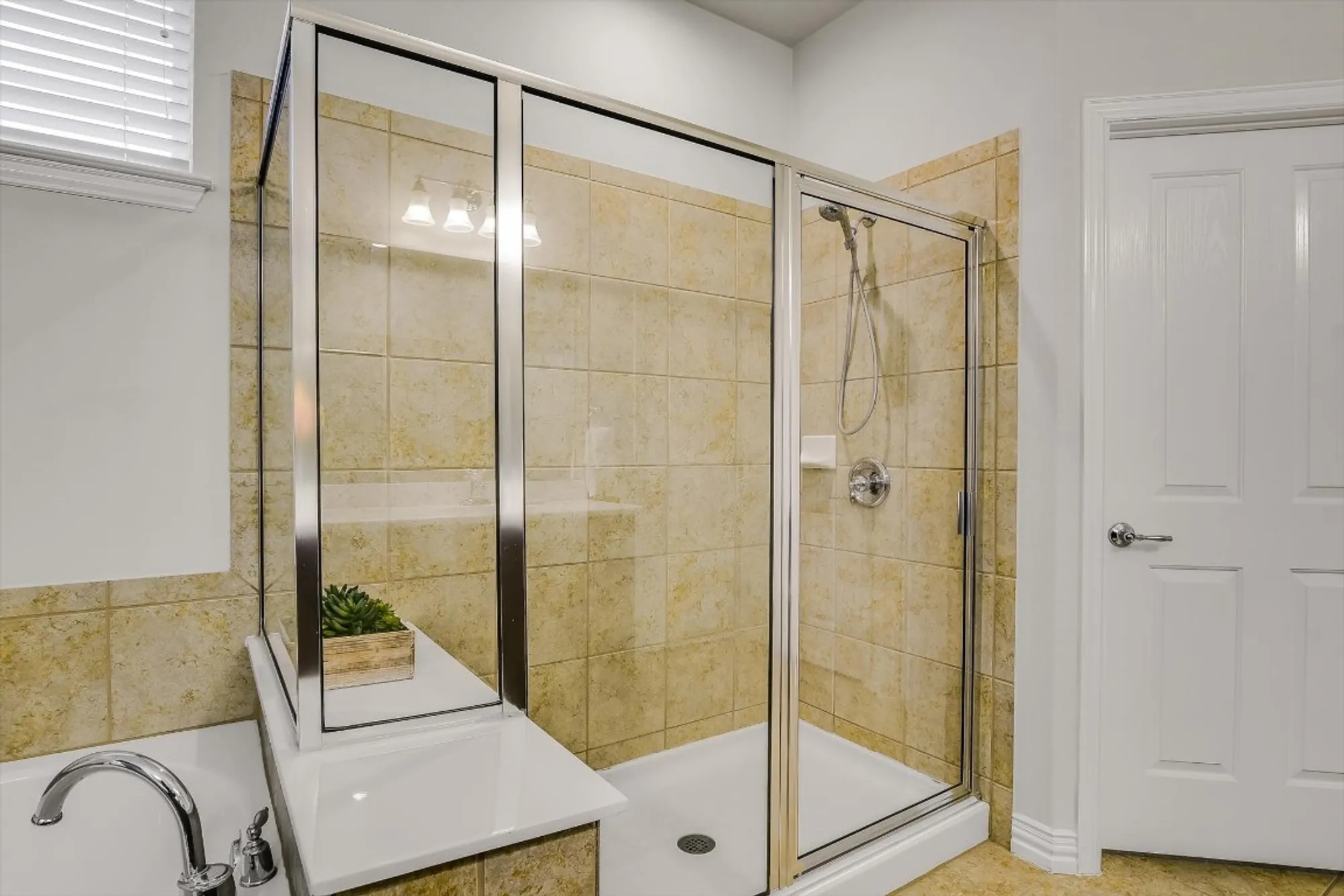 Property Slideshow image 21 of 40 | 317 yellow rose trl, Georgetown, TX, 78633