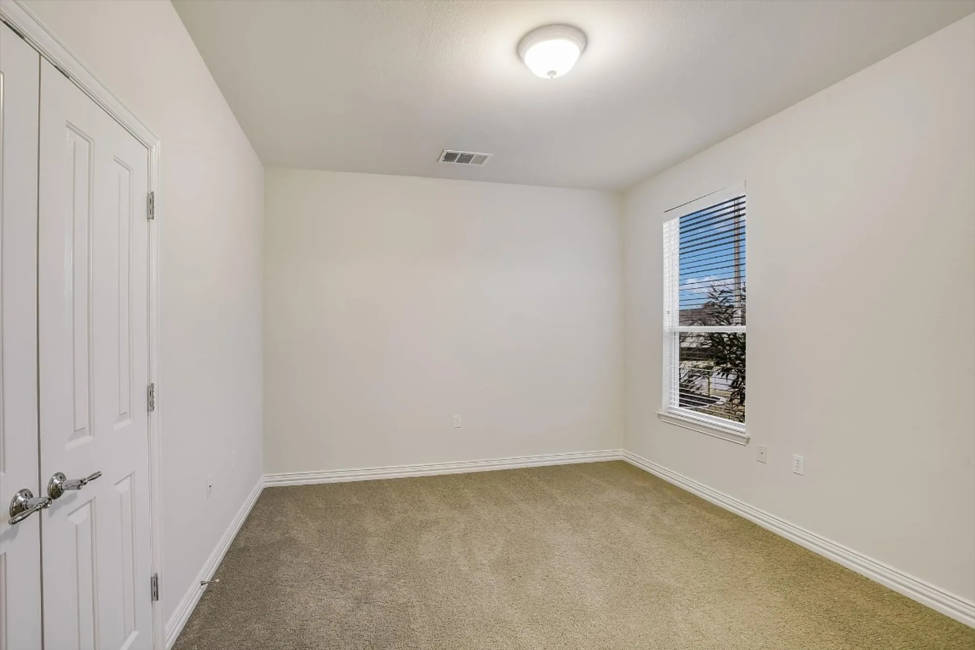 Property Slideshow image 22 of 40 | 317 yellow rose trl, Georgetown, TX, 78633