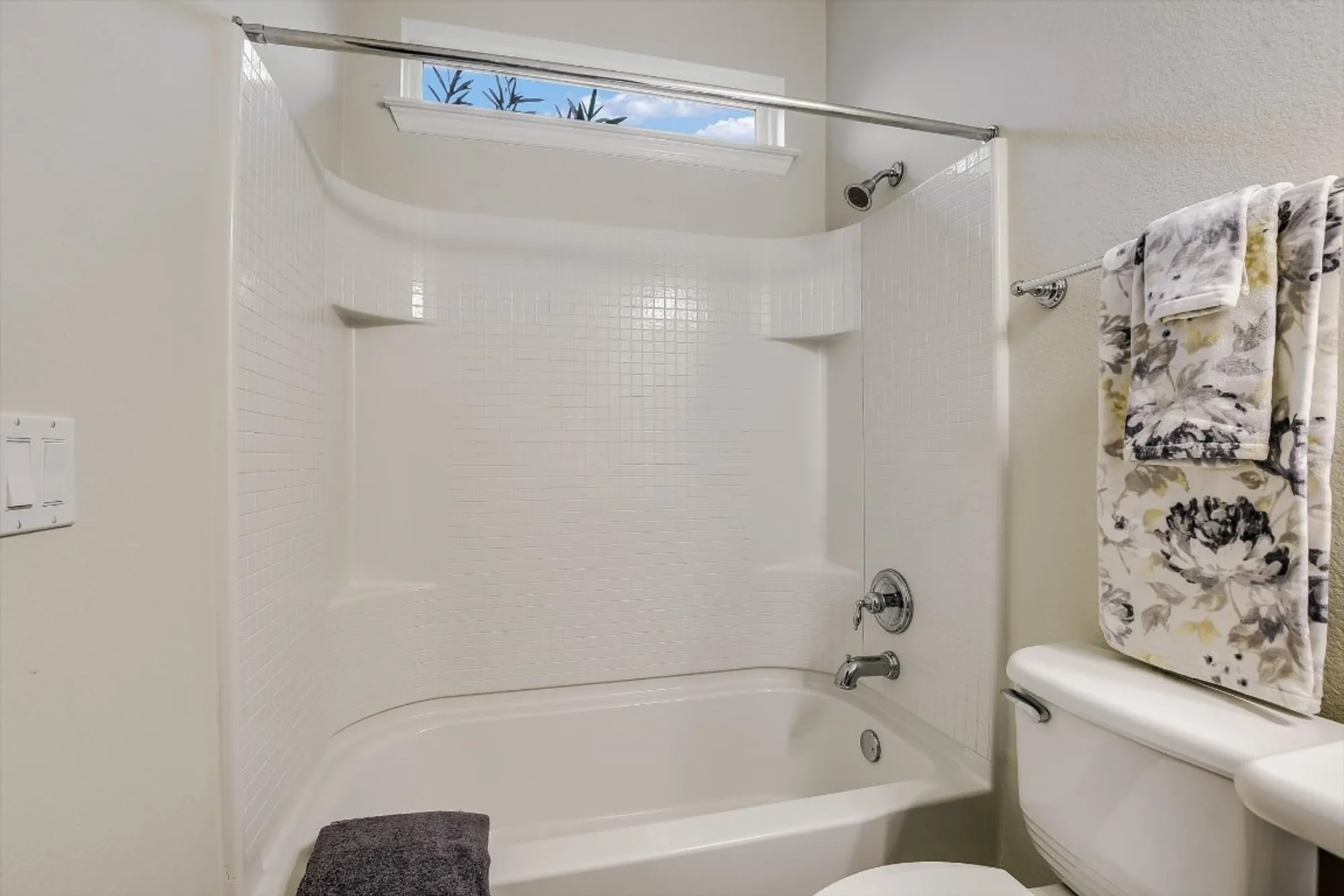 Property Slideshow image 23 of 40 | 317 yellow rose trl, Georgetown, TX, 78633