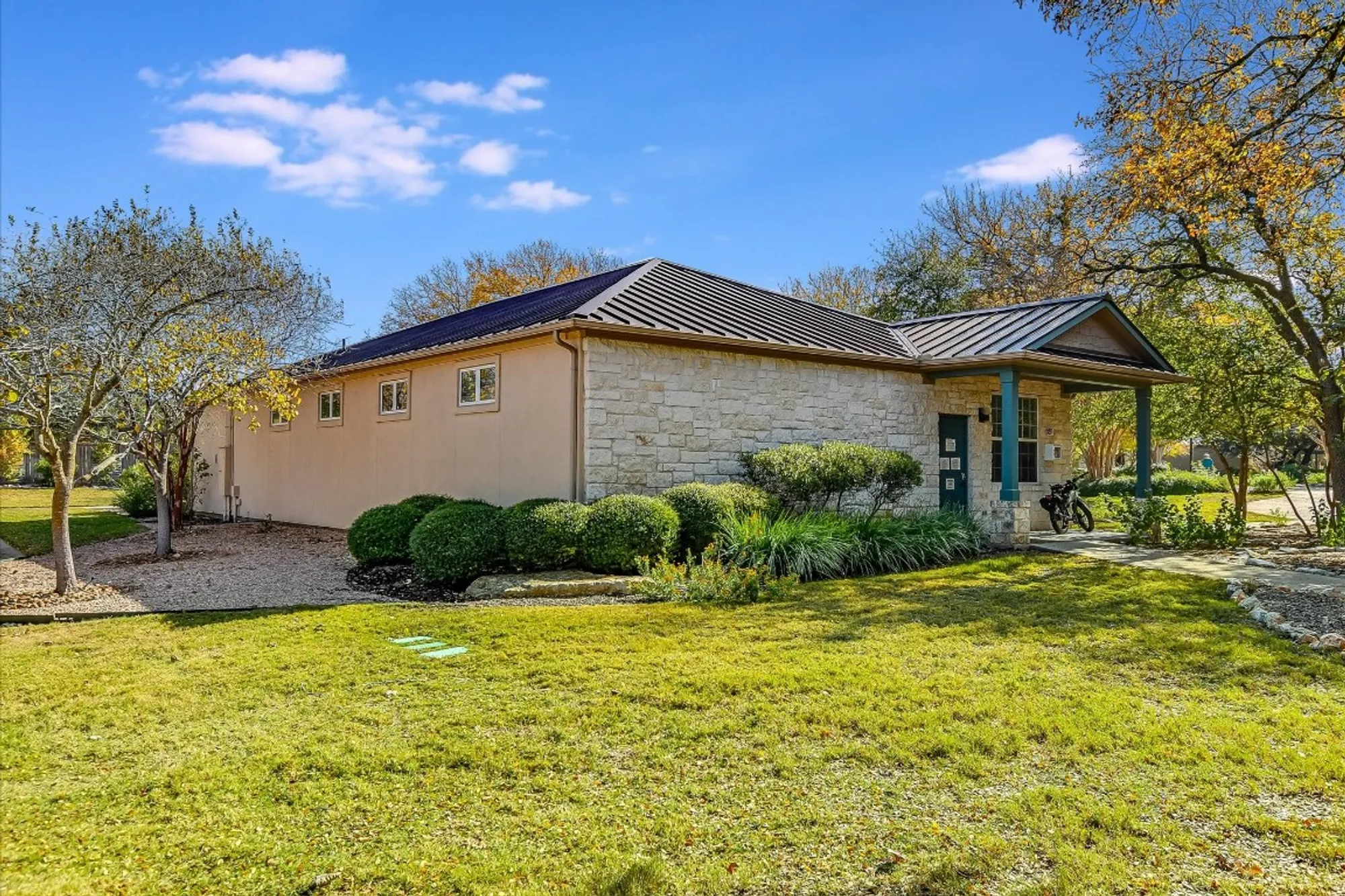 Property Slideshow image 36 of 40 | 317 yellow rose trl, Georgetown, TX, 78633