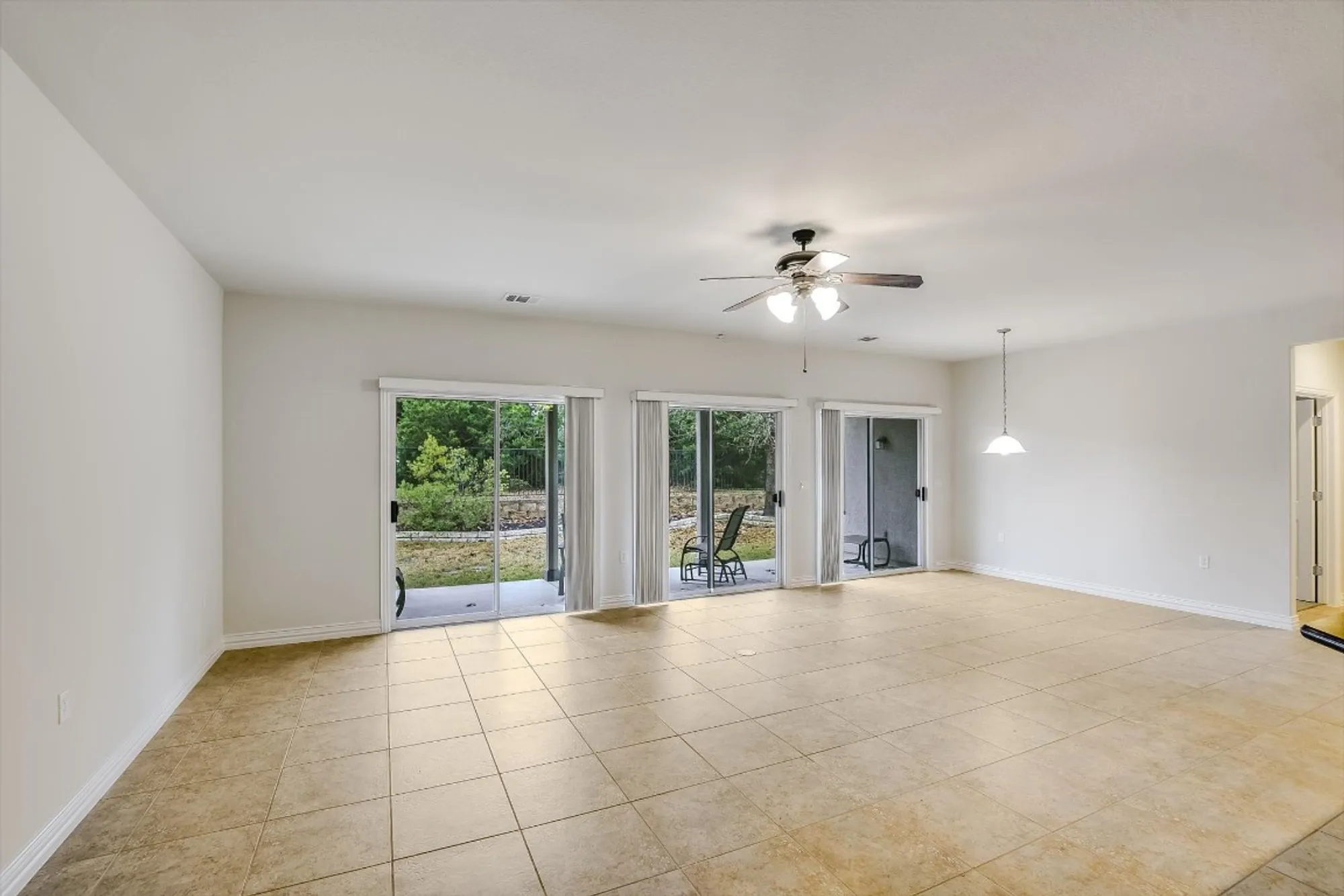 Property Slideshow image 7 of 40 | 317 yellow rose trl, Georgetown, TX, 78633