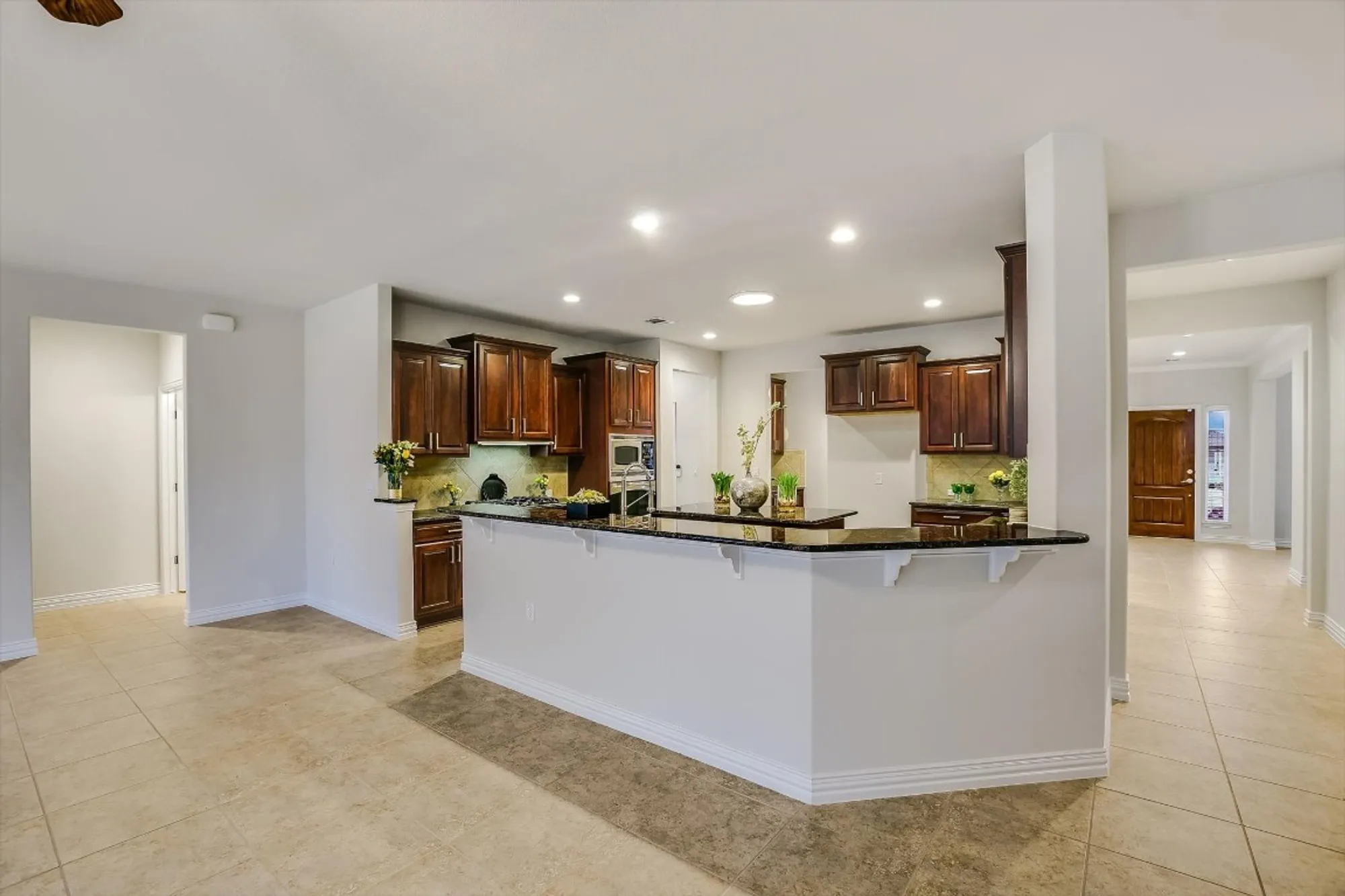 Property Slideshow image 9 of 40 | 317 yellow rose trl, Georgetown, TX, 78633