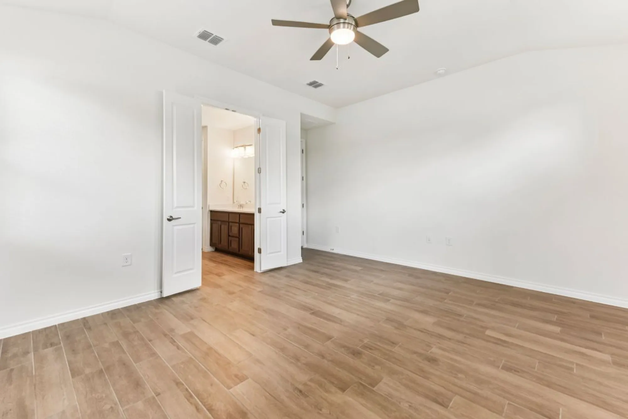 Property Slideshow image 14 of 32 | 104 maceo way unit 102, San Marcos, TX, 78666