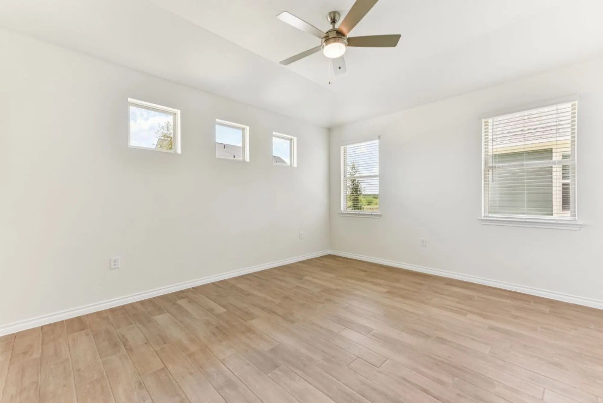 Property Slideshow image 13 of 32 | 104 maceo way unit 102, San Marcos, TX, 78666