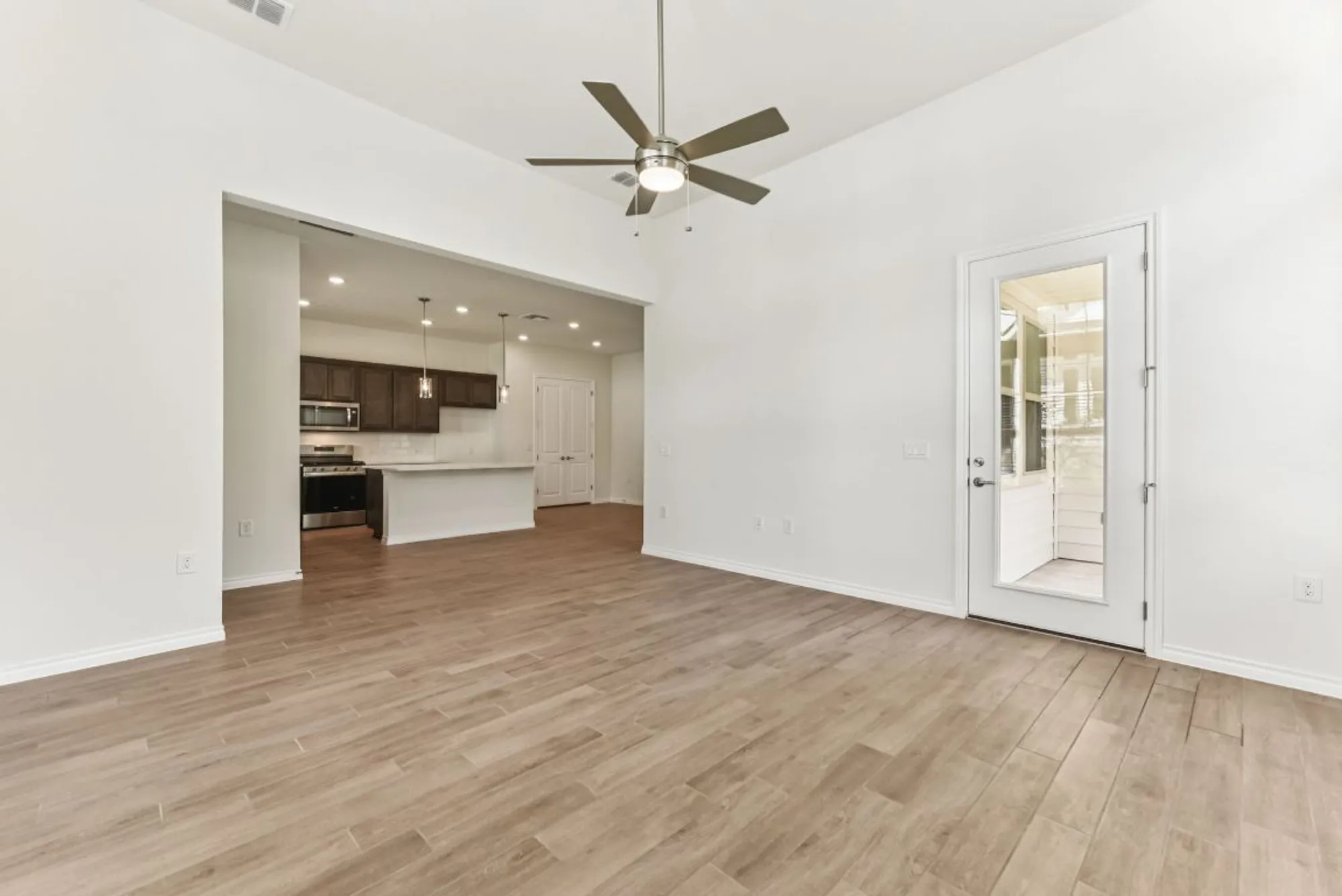 Property Slideshow image 5 of 32 | 104 maceo way unit 102, San Marcos, TX, 78666