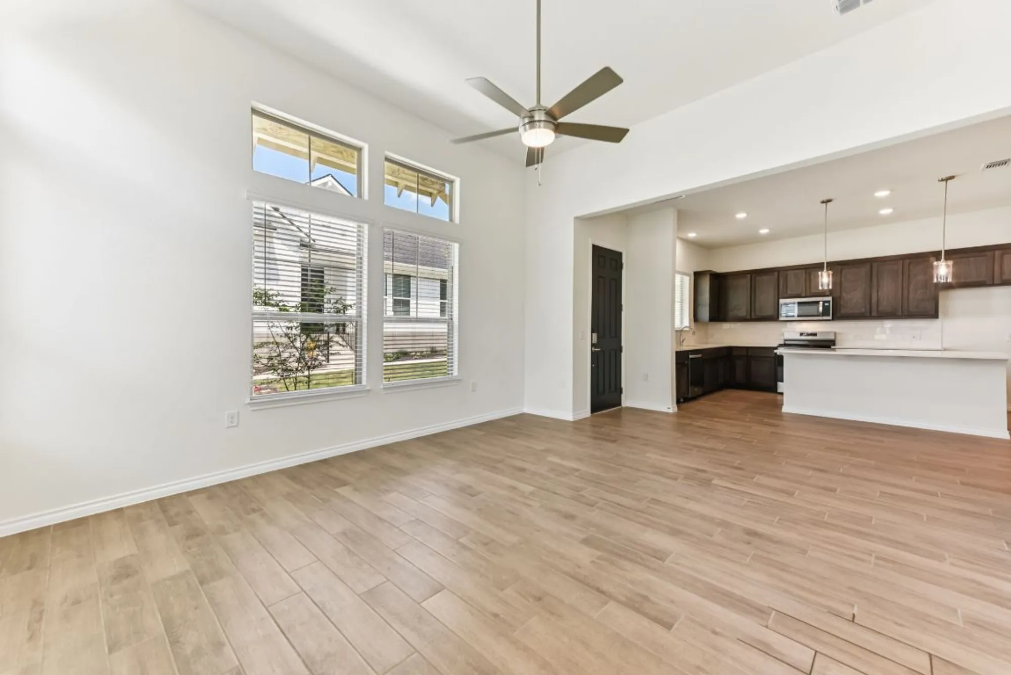 Property Slideshow image 6 of 32 | 104 maceo way unit 102, San Marcos, TX, 78666